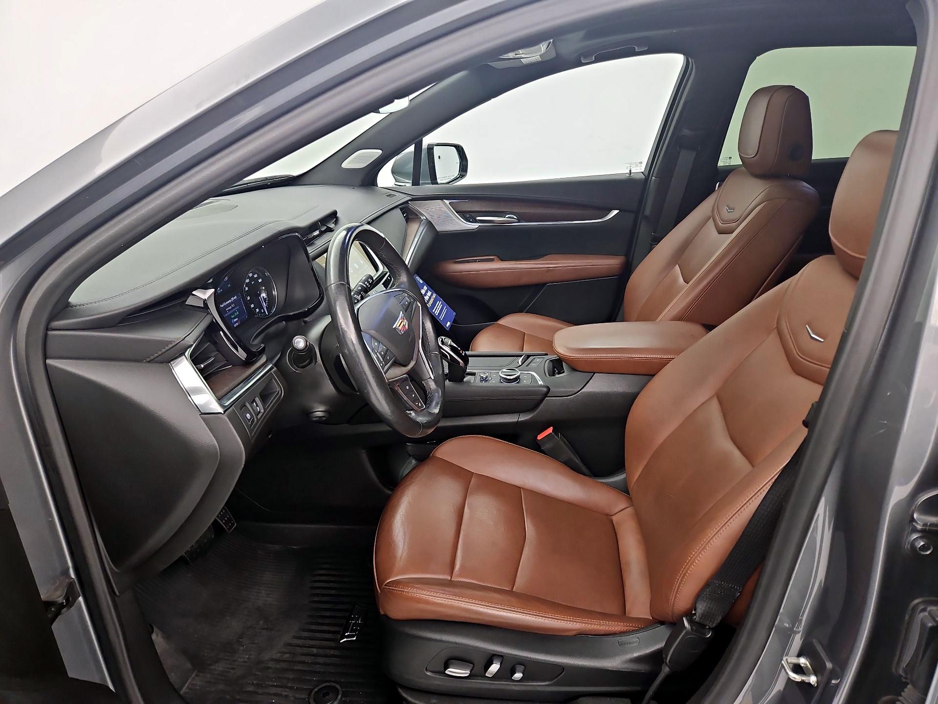 Thumbnail: 2021 Cadillac XT5 - 11