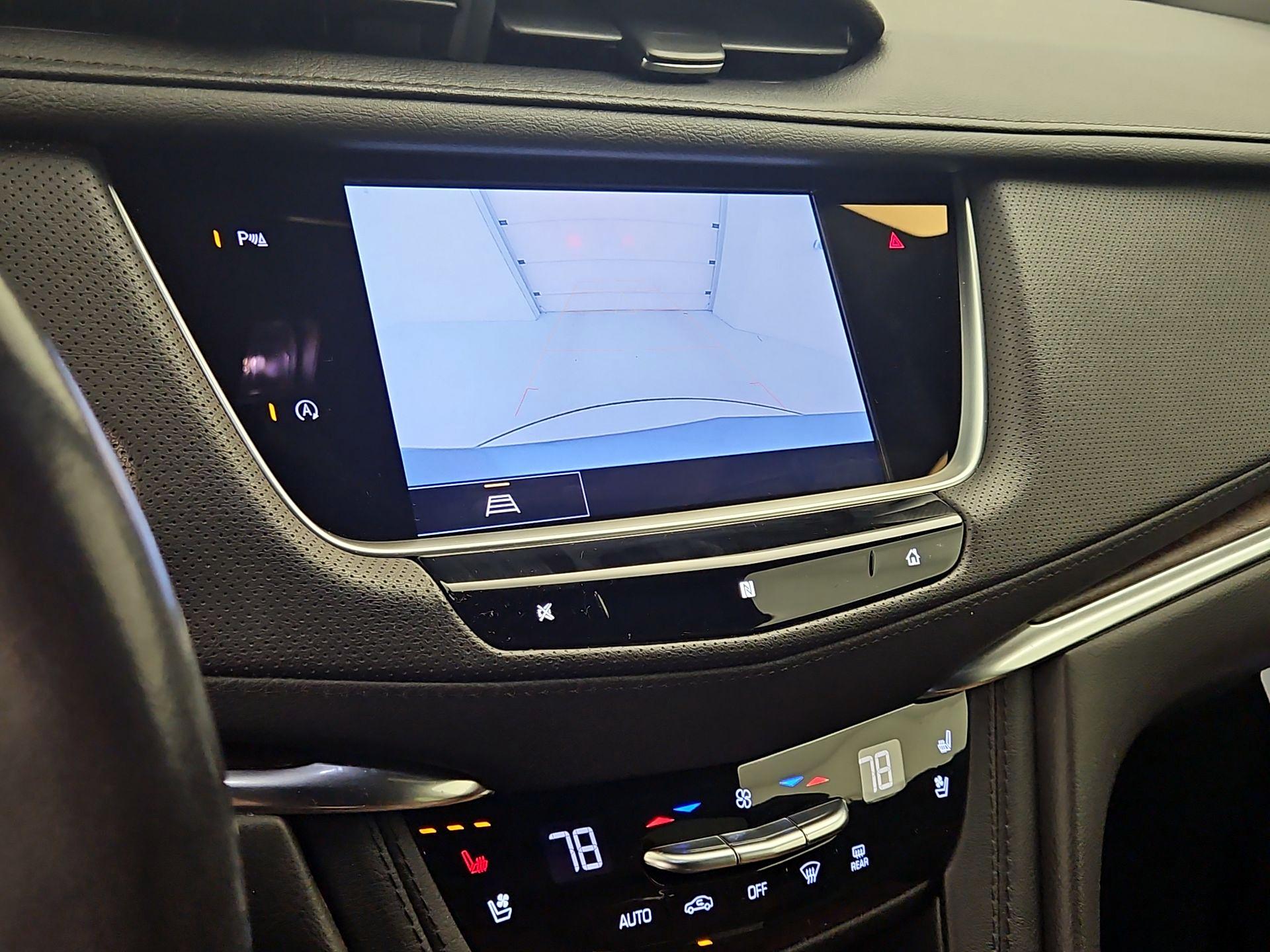 Thumbnail: 2021 Cadillac XT5 - 14