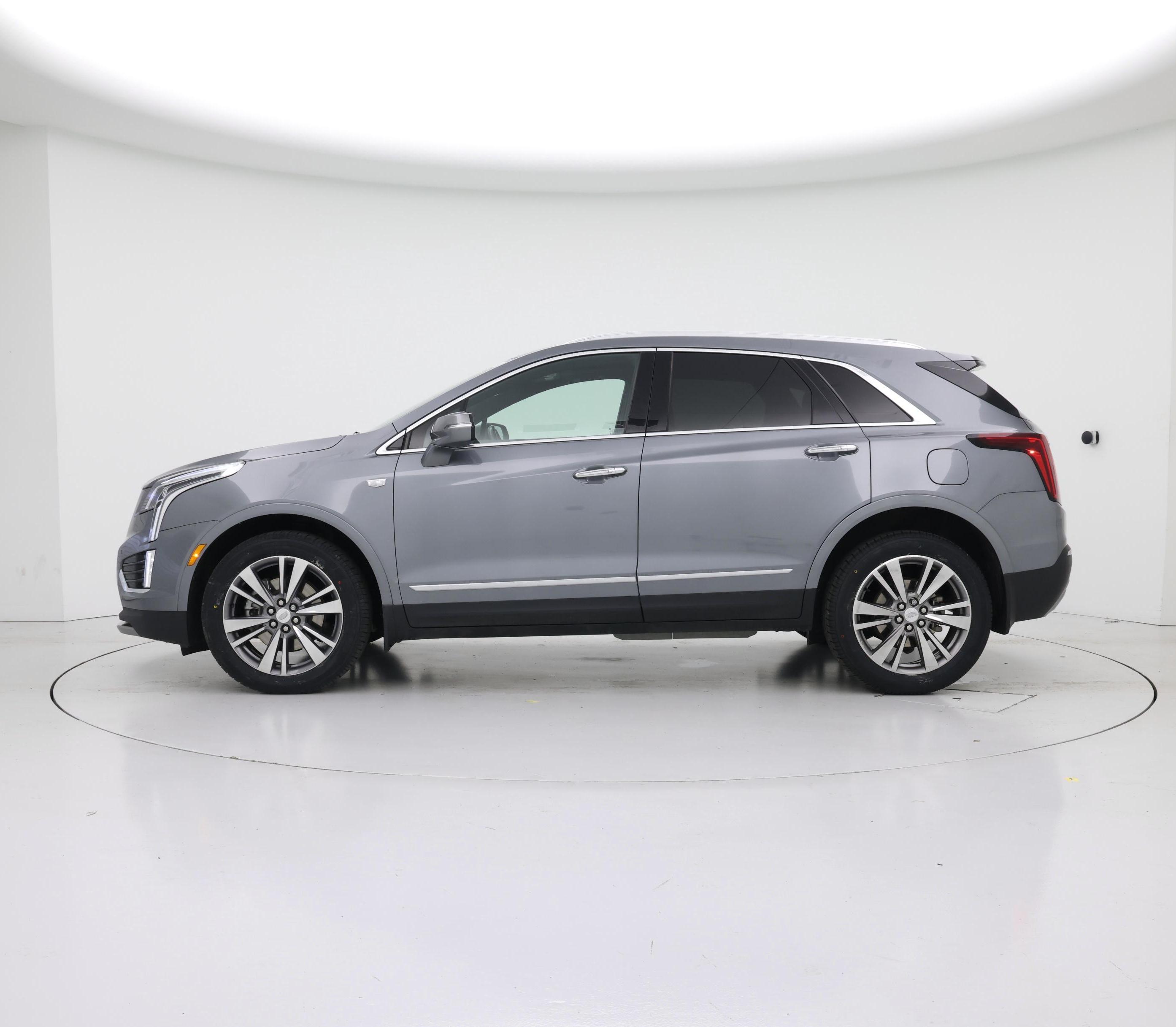 Thumbnail: 2021 Cadillac XT5 - 3
