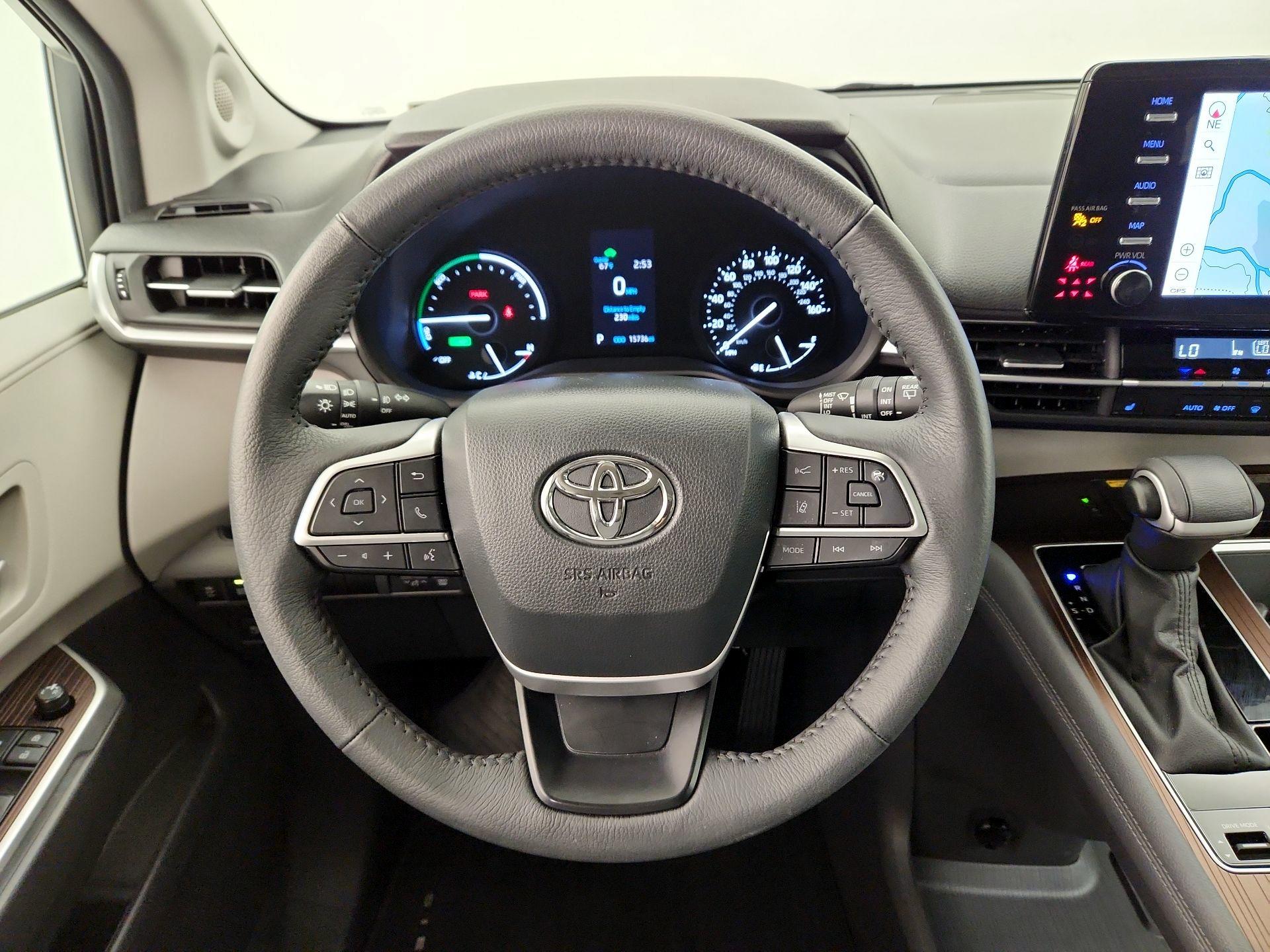 Thumbnail: 2024 Toyota Sienna - 10