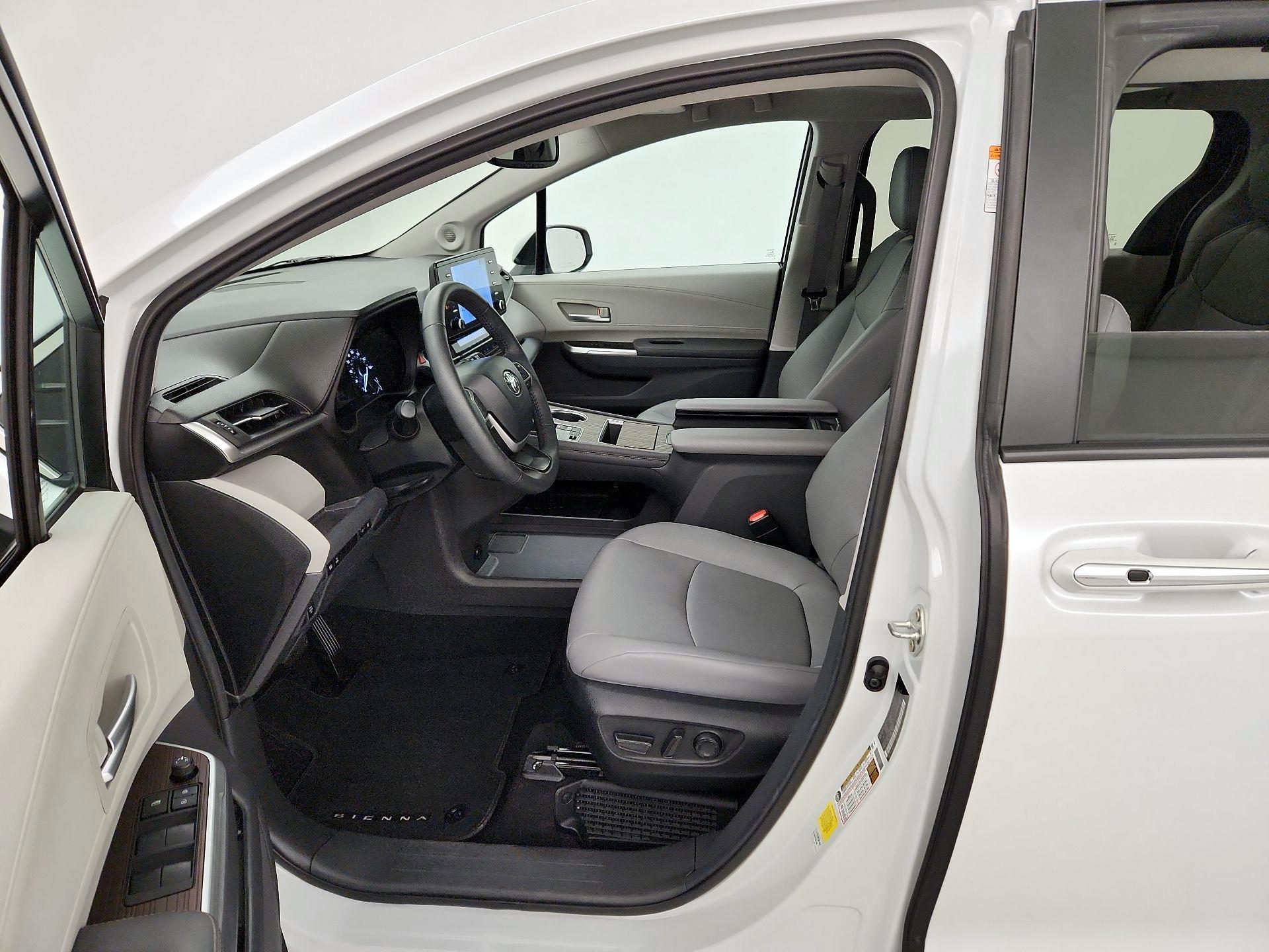 Thumbnail: 2024 Toyota Sienna - 11