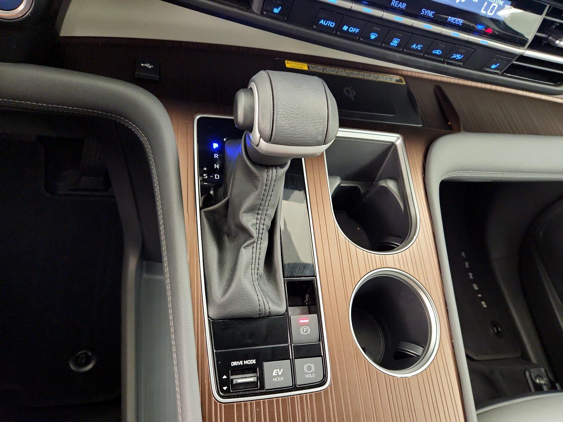 Thumbnail: 2024 Toyota Sienna - 18