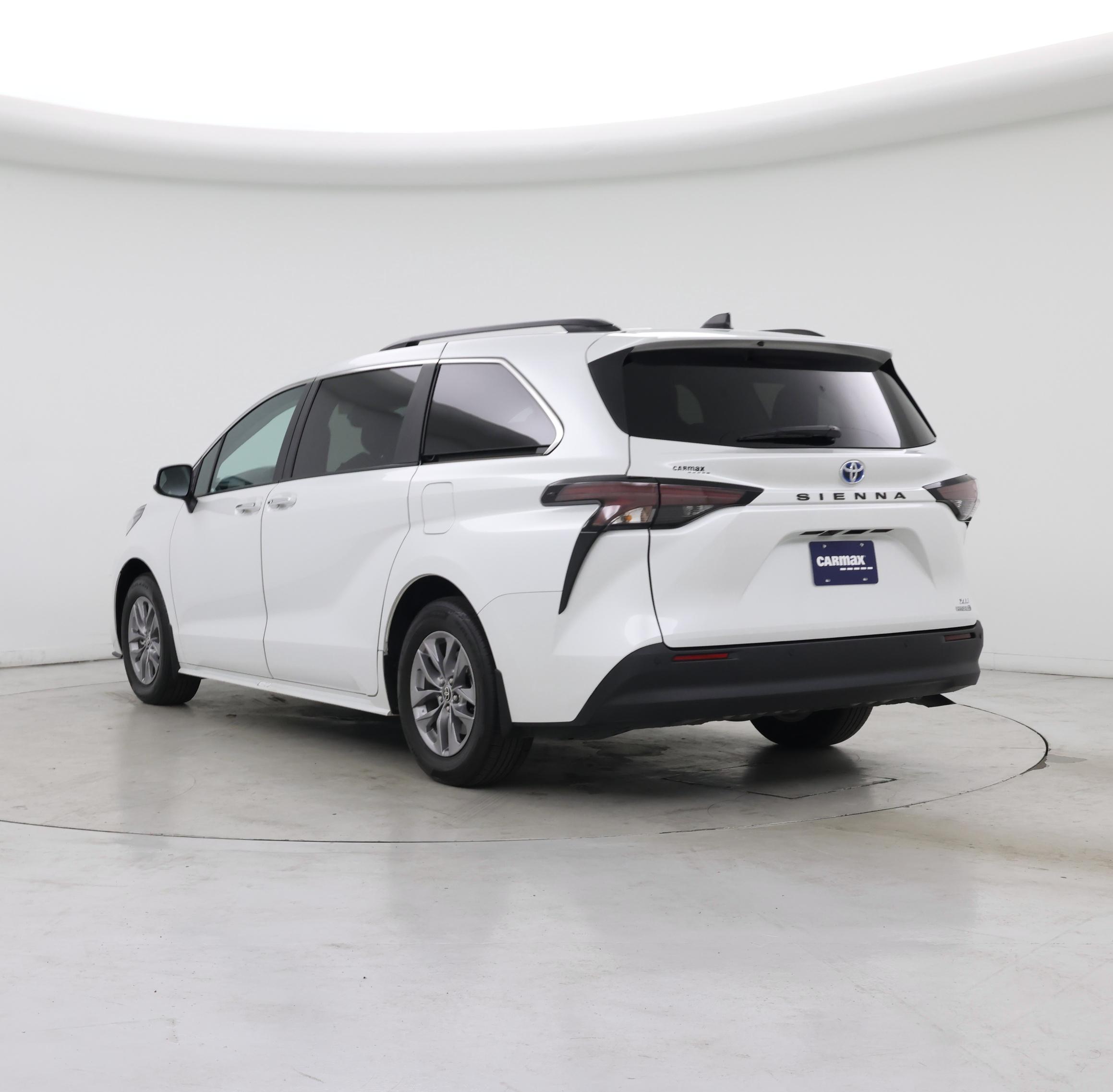 Thumbnail: 2024 Toyota Sienna - 2
