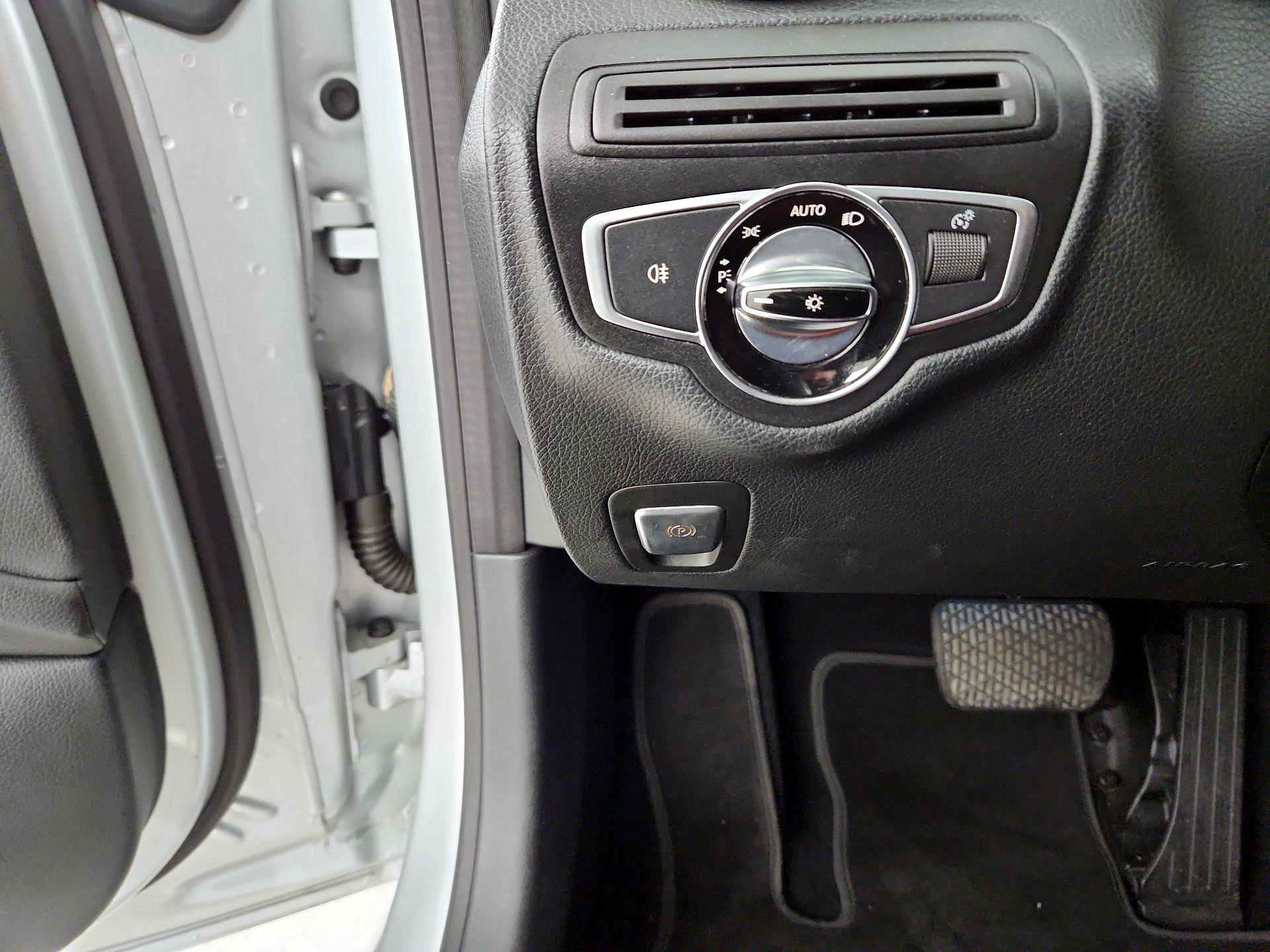 Thumbnail: 2017 Mercedes-Benz C-Class - 13