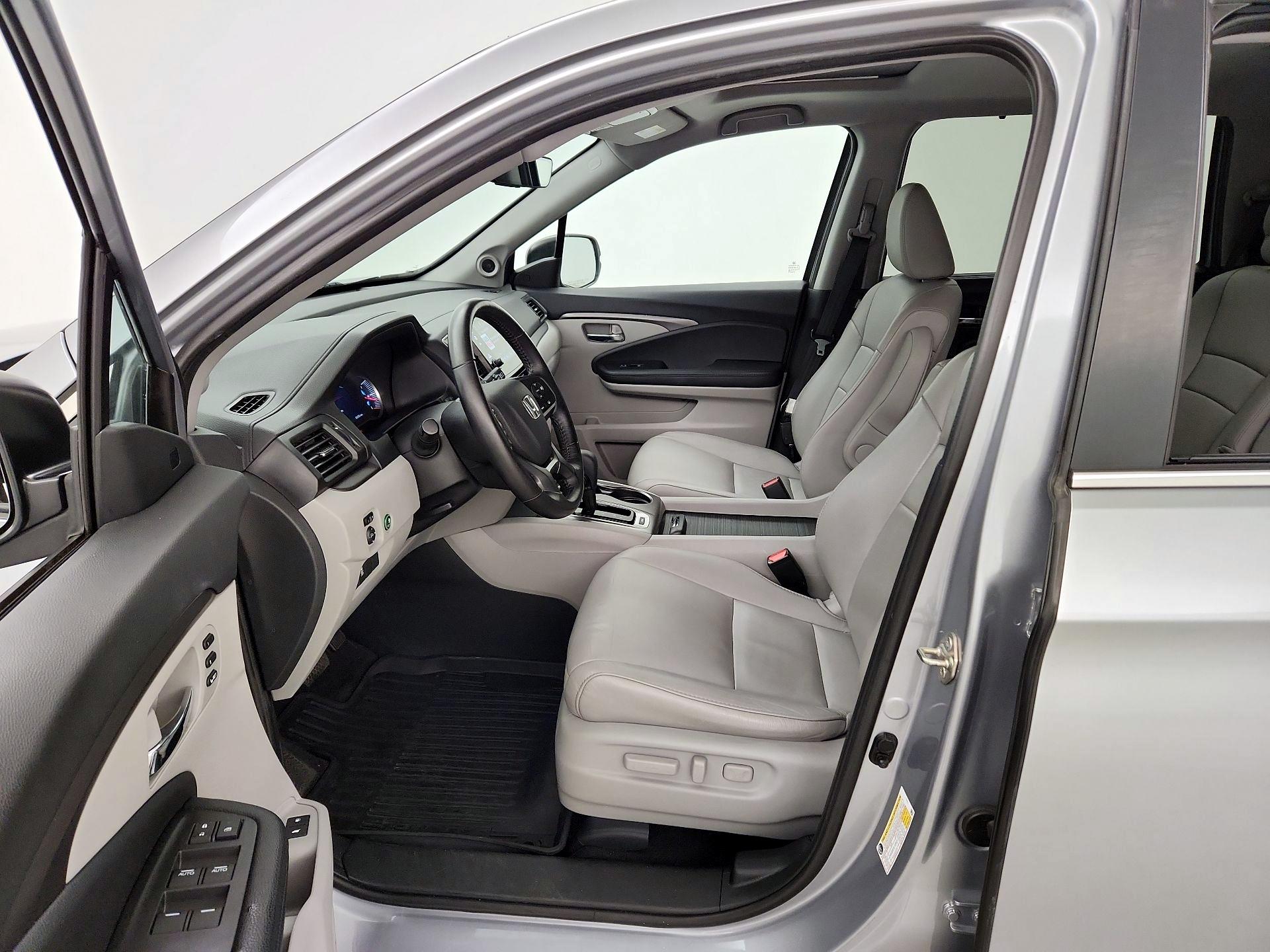 Thumbnail: 2019 Honda Pilot - 11