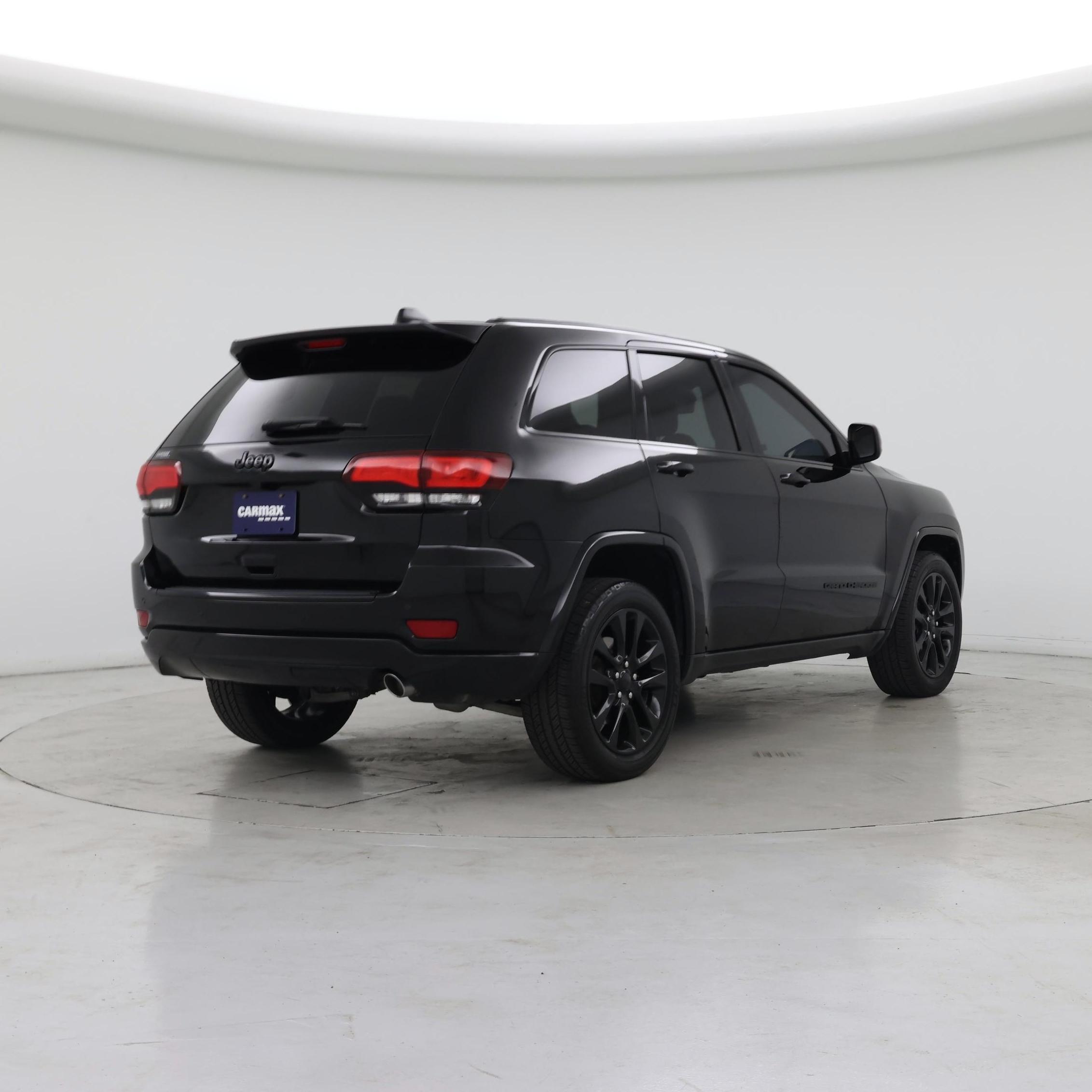 Thumbnail: 2018 Jeep Grand Cherokee - 8