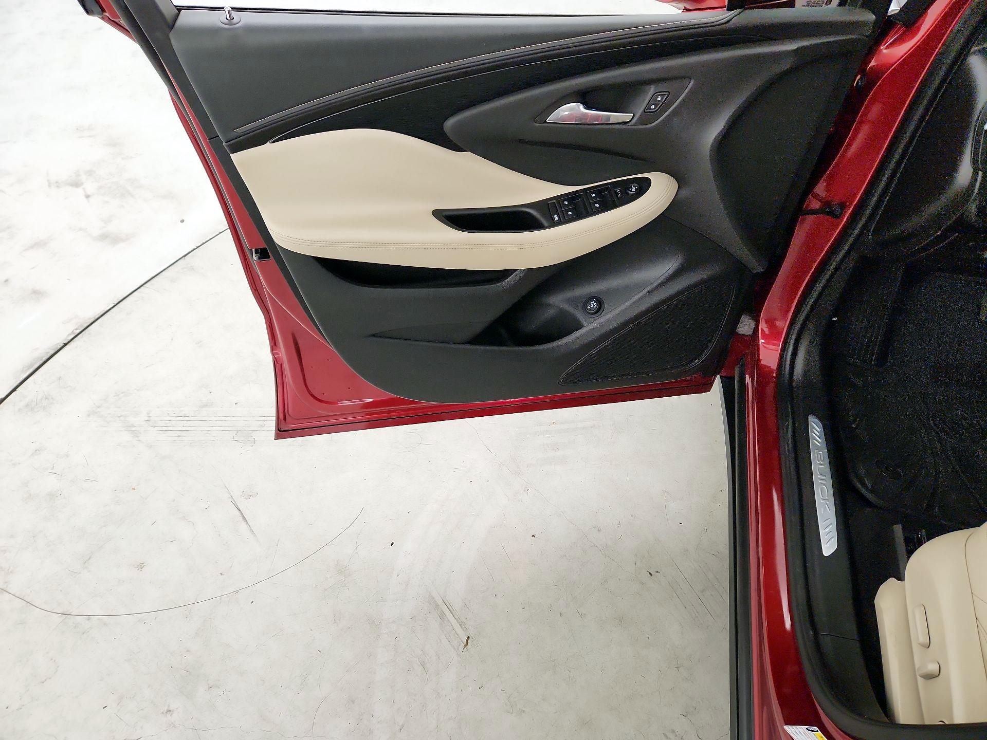 Thumbnail: 2017 Buick Envision - 12