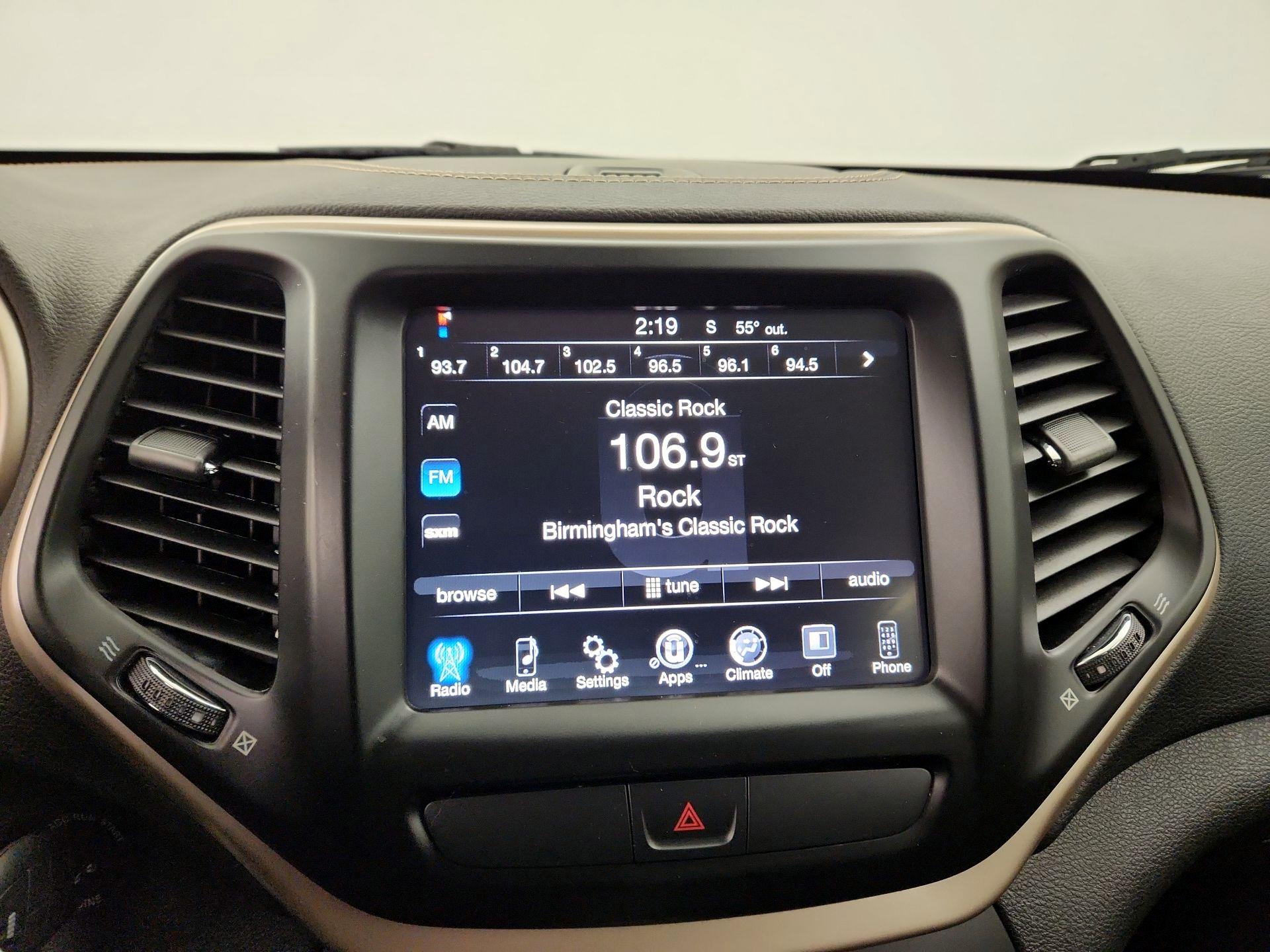 Thumbnail: 2016 Jeep Cherokee - 15