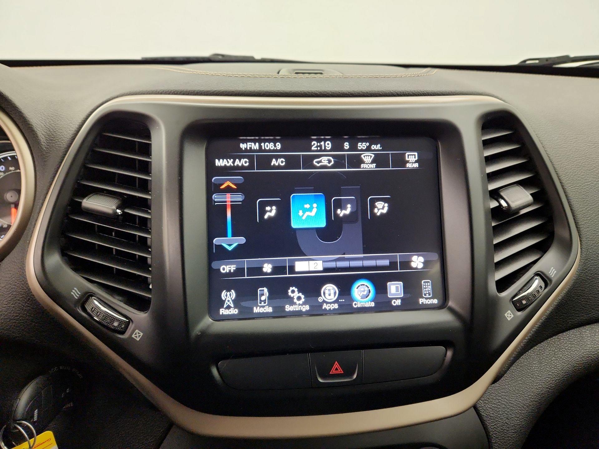 Thumbnail: 2016 Jeep Cherokee - 16