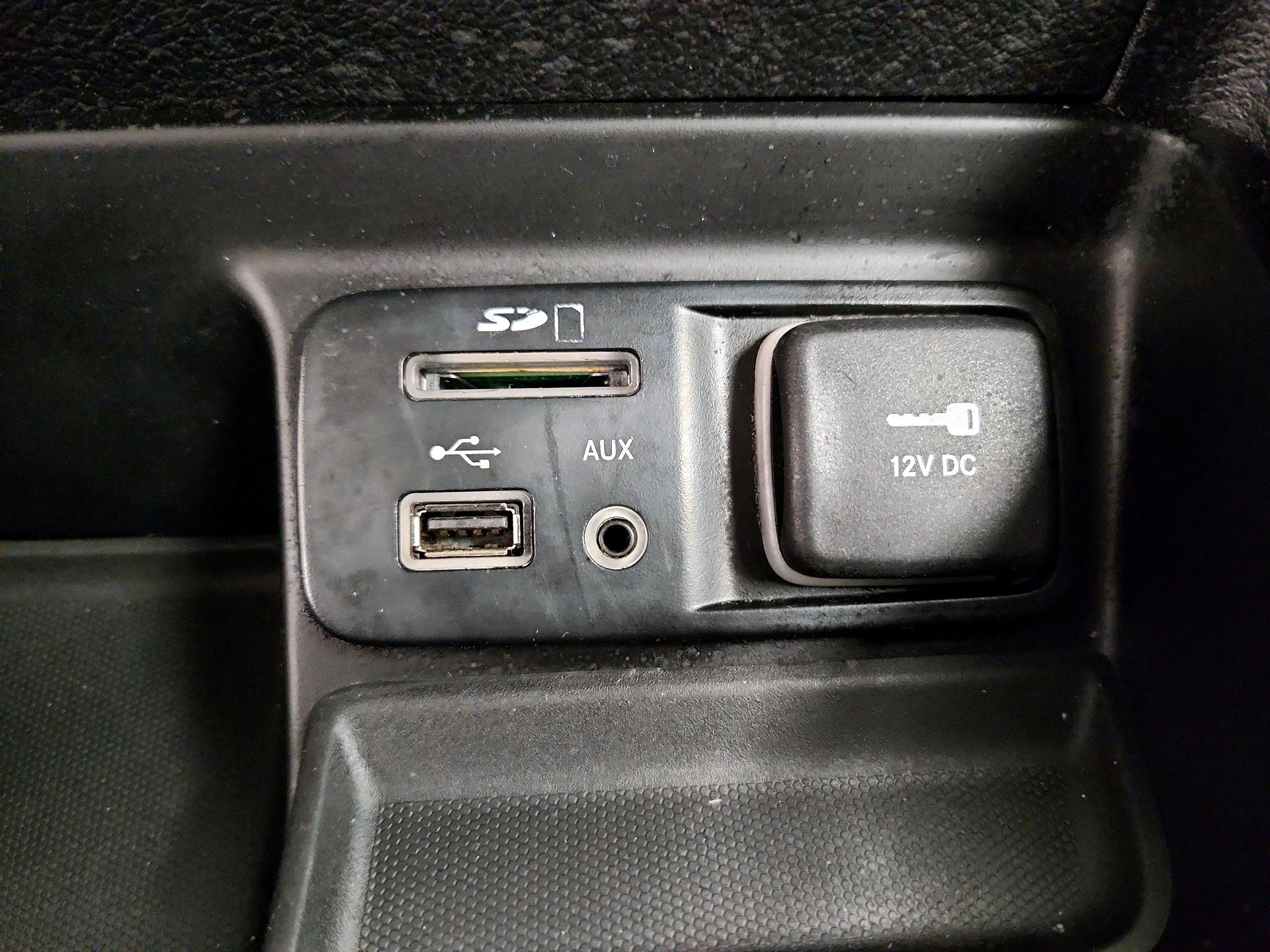 Thumbnail: 2016 Jeep Cherokee - 18