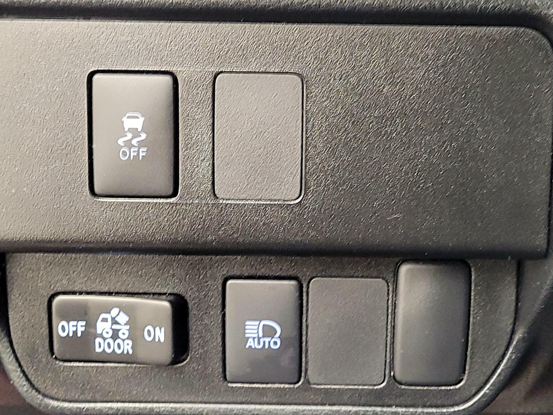 Thumbnail: 2020 Toyota Tacoma - 13