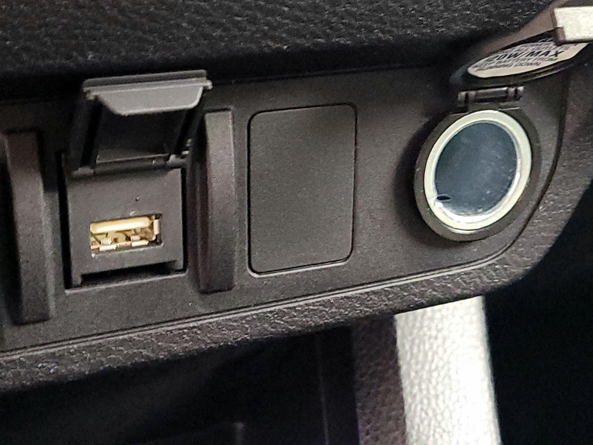 Thumbnail: 2020 Toyota Tacoma - 18