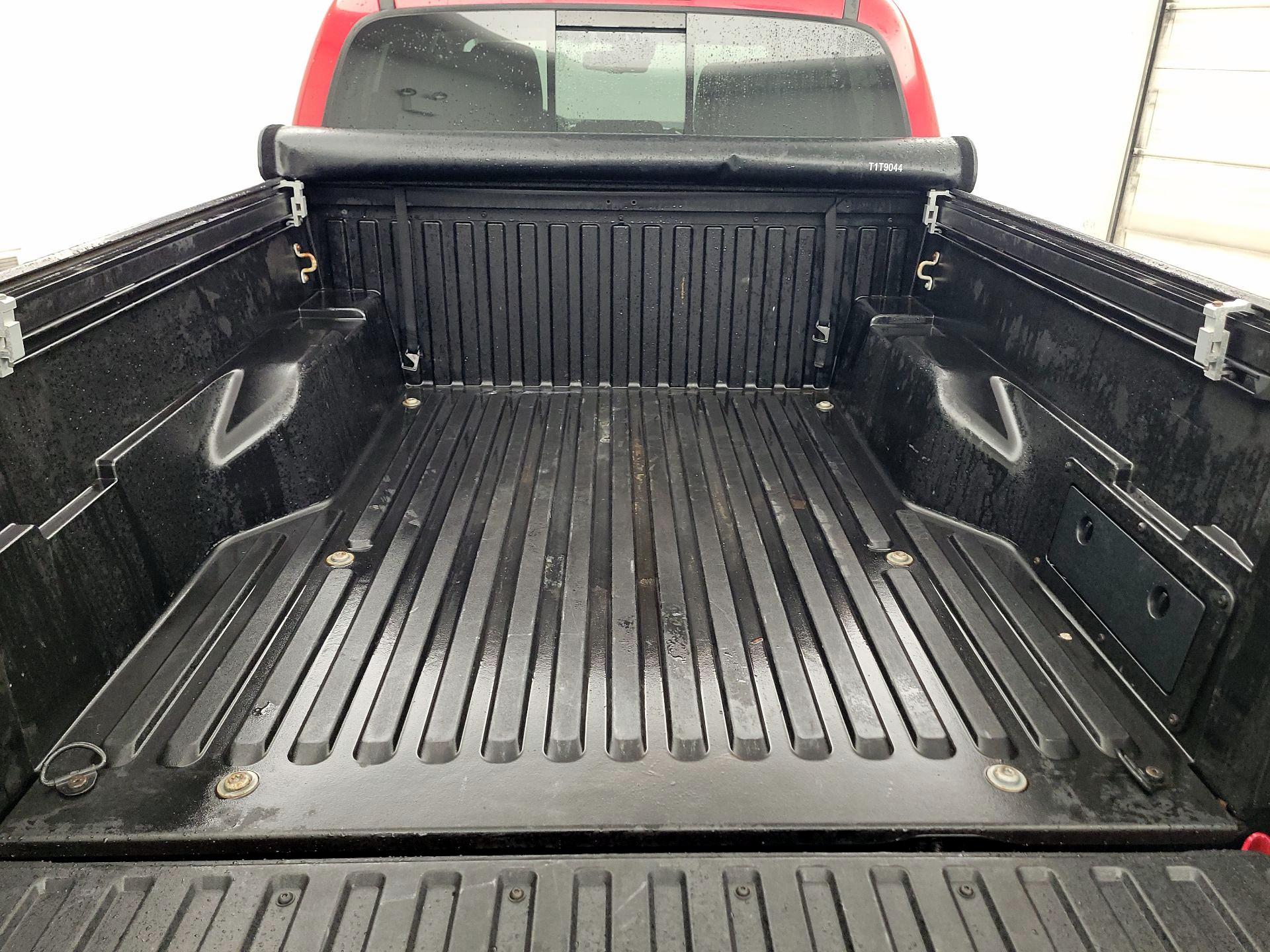 Thumbnail: 2020 Toyota Tacoma - 20