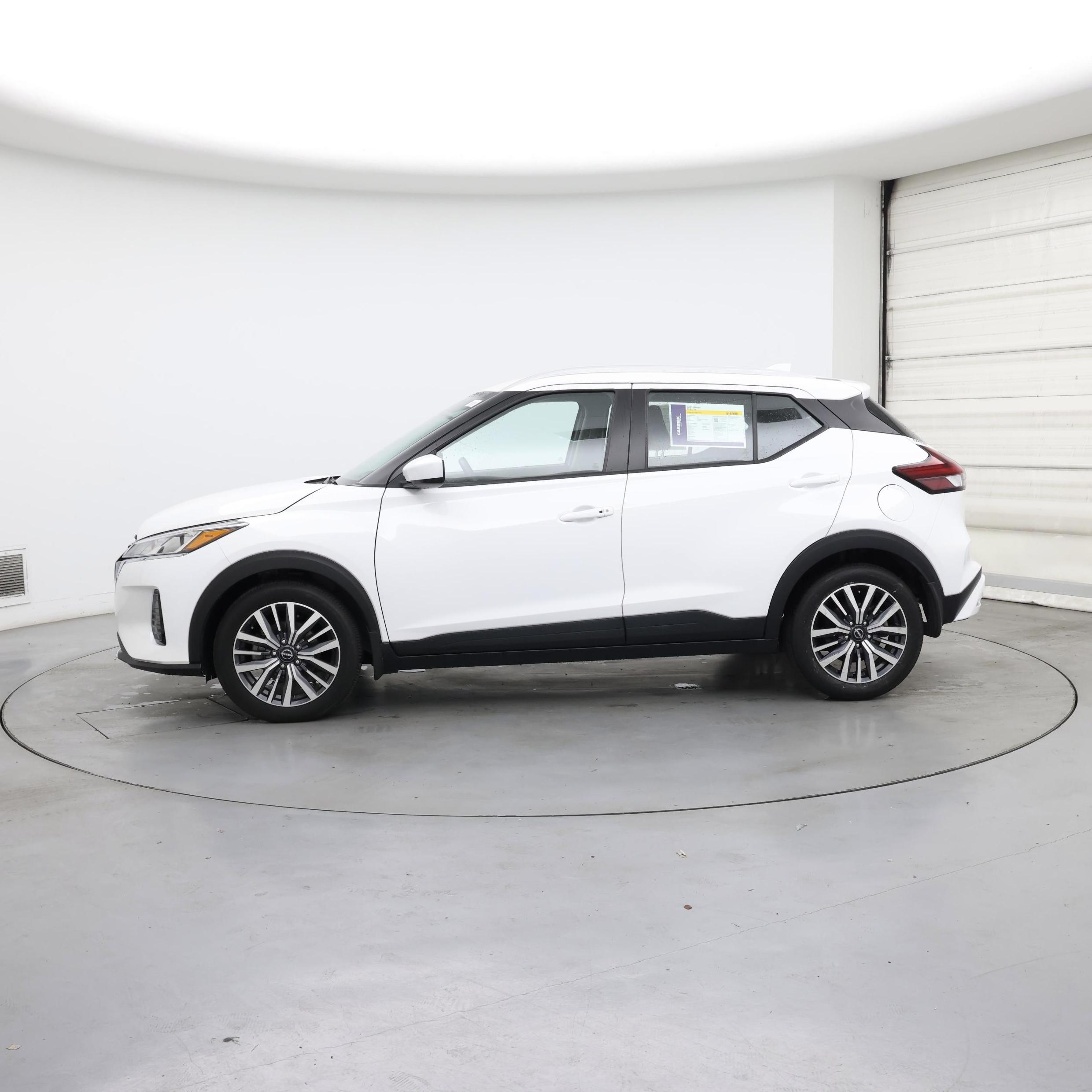 Thumbnail: 2023 Nissan Kicks - 3