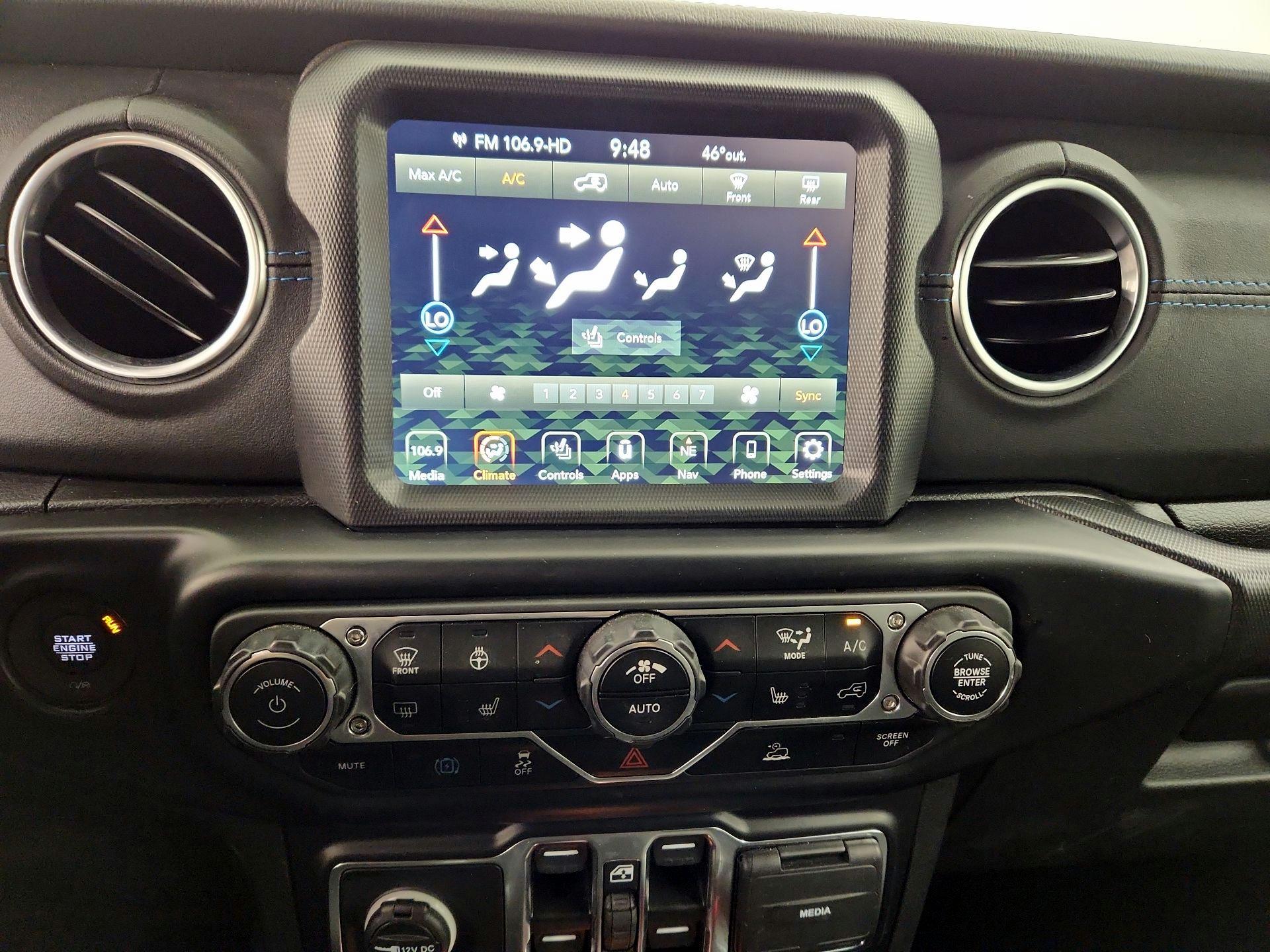 Thumbnail: 2022 Jeep Wrangler - 17