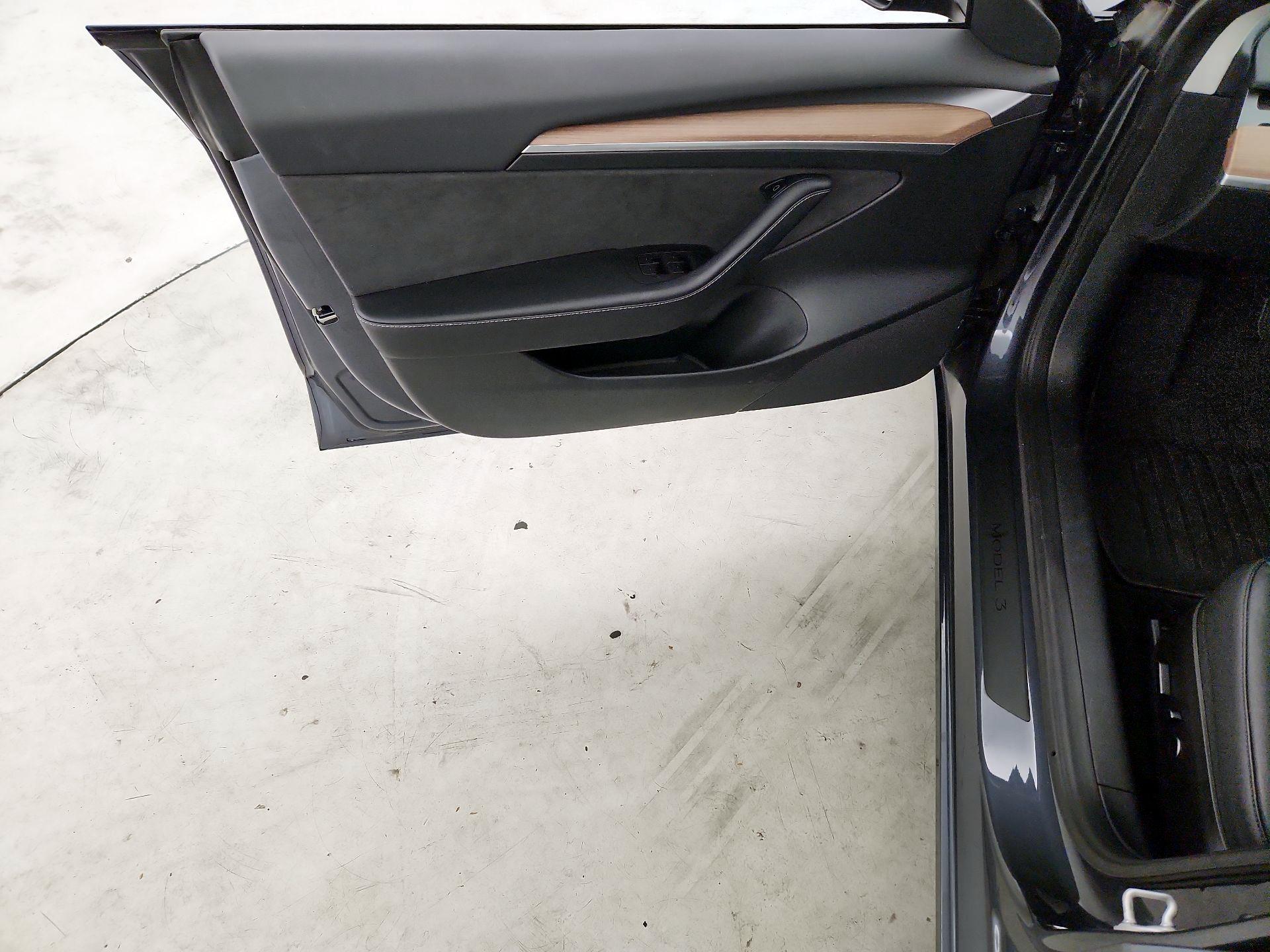 Thumbnail: 2023 Tesla Model 3 - 12