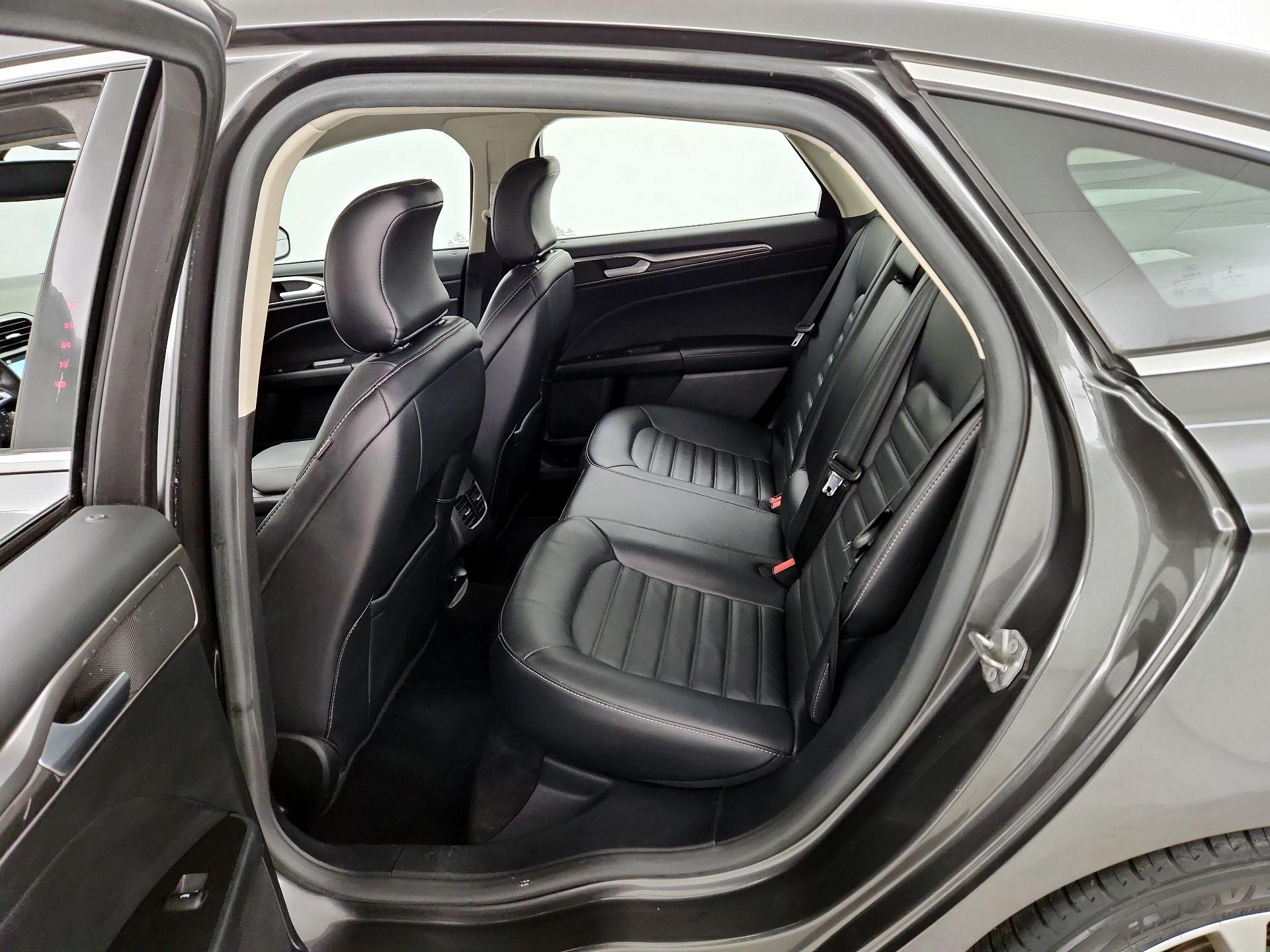 Thumbnail: 2017 Ford Fusion - 19