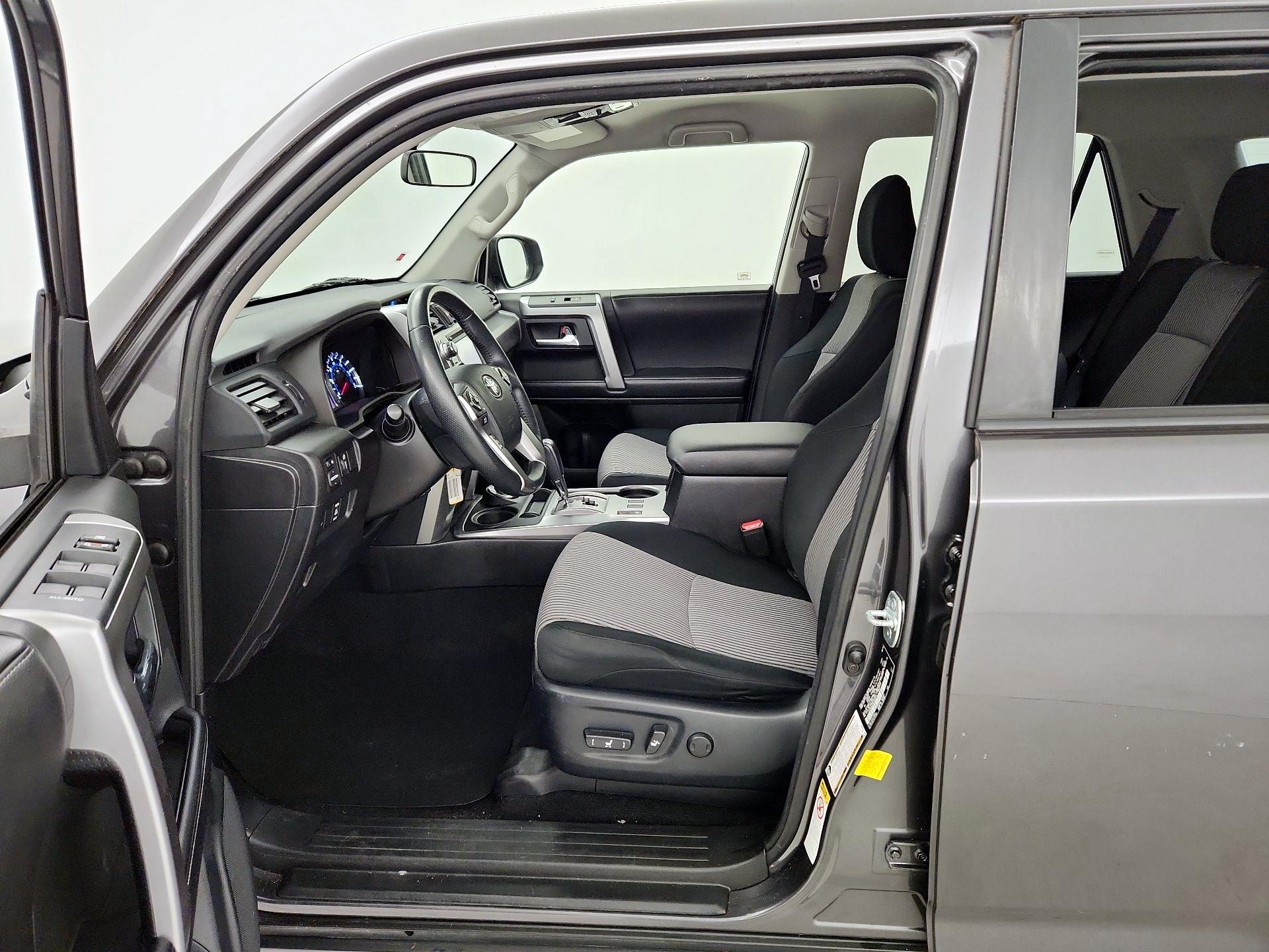 Thumbnail: 2016 Toyota 4Runner - 11