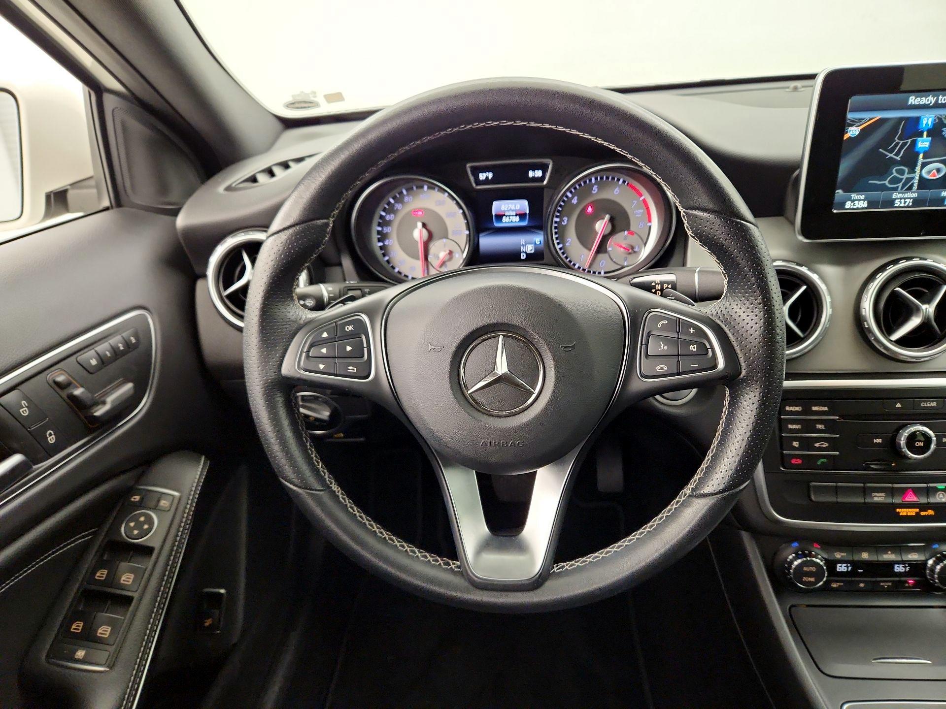 Thumbnail: 2017 Mercedes-Benz GLA - 10