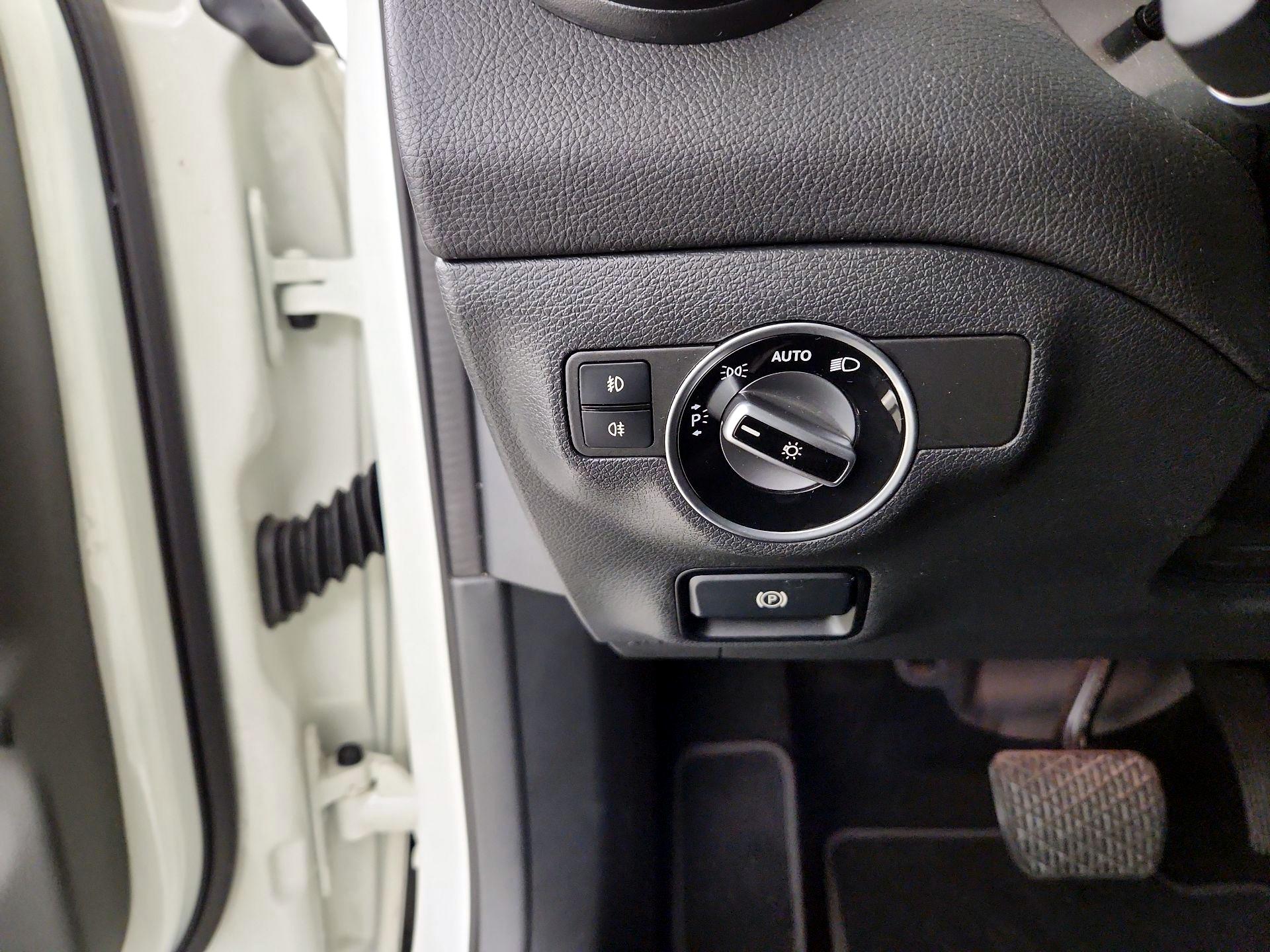 Thumbnail: 2017 Mercedes-Benz GLA - 13