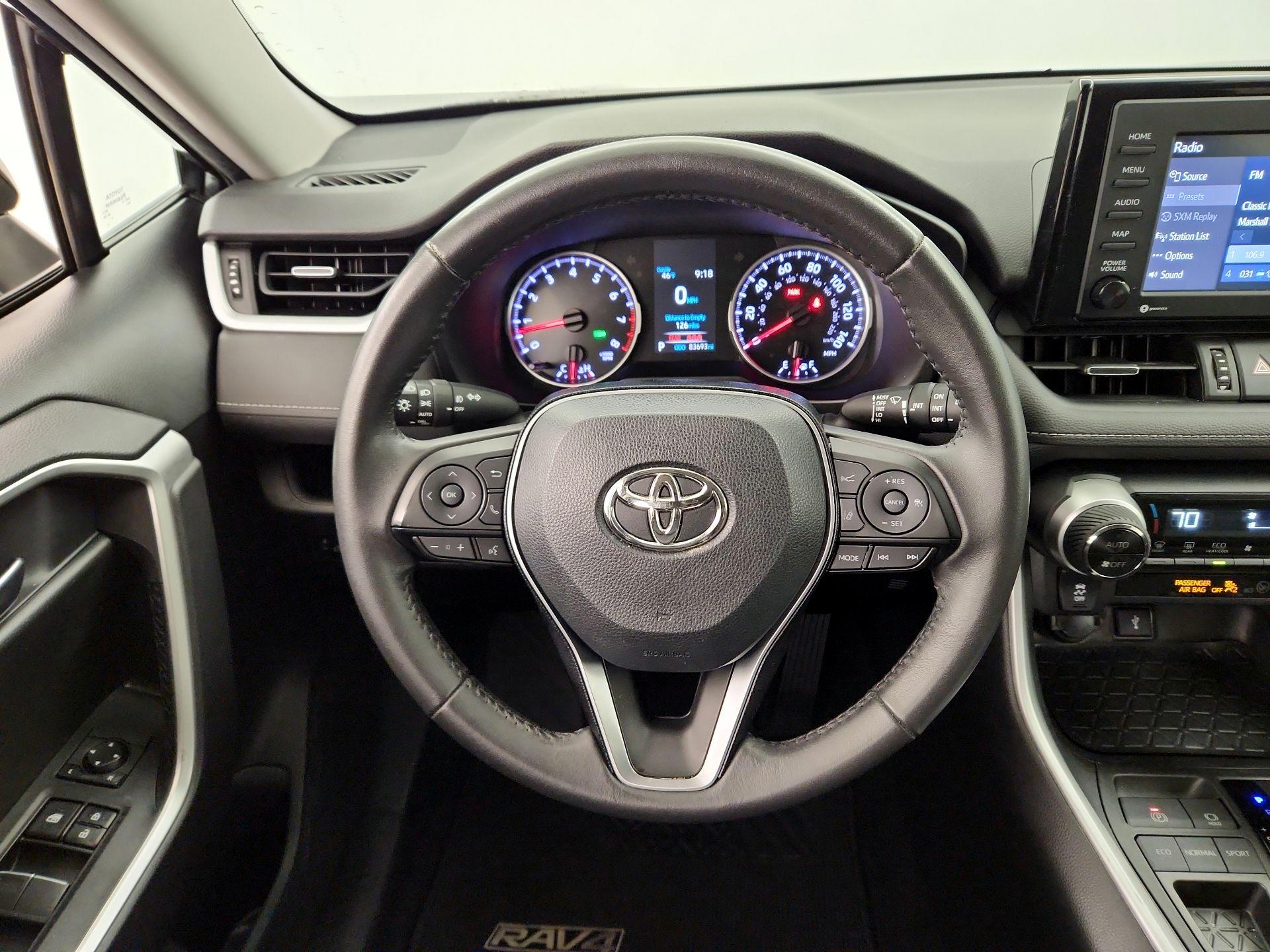 Thumbnail: 2020 Toyota RAV4 - 10