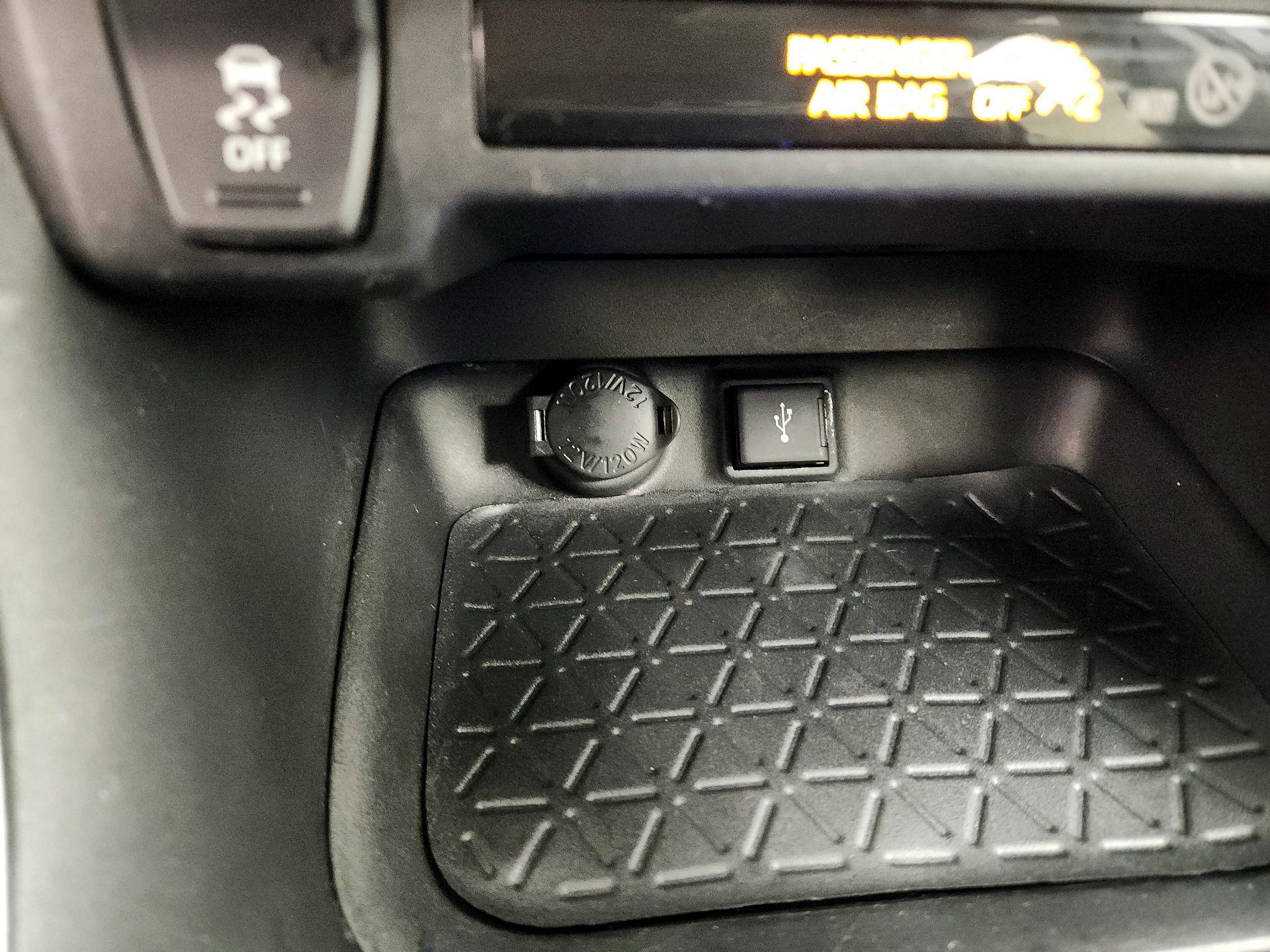 Thumbnail: 2020 Toyota RAV4 - 18