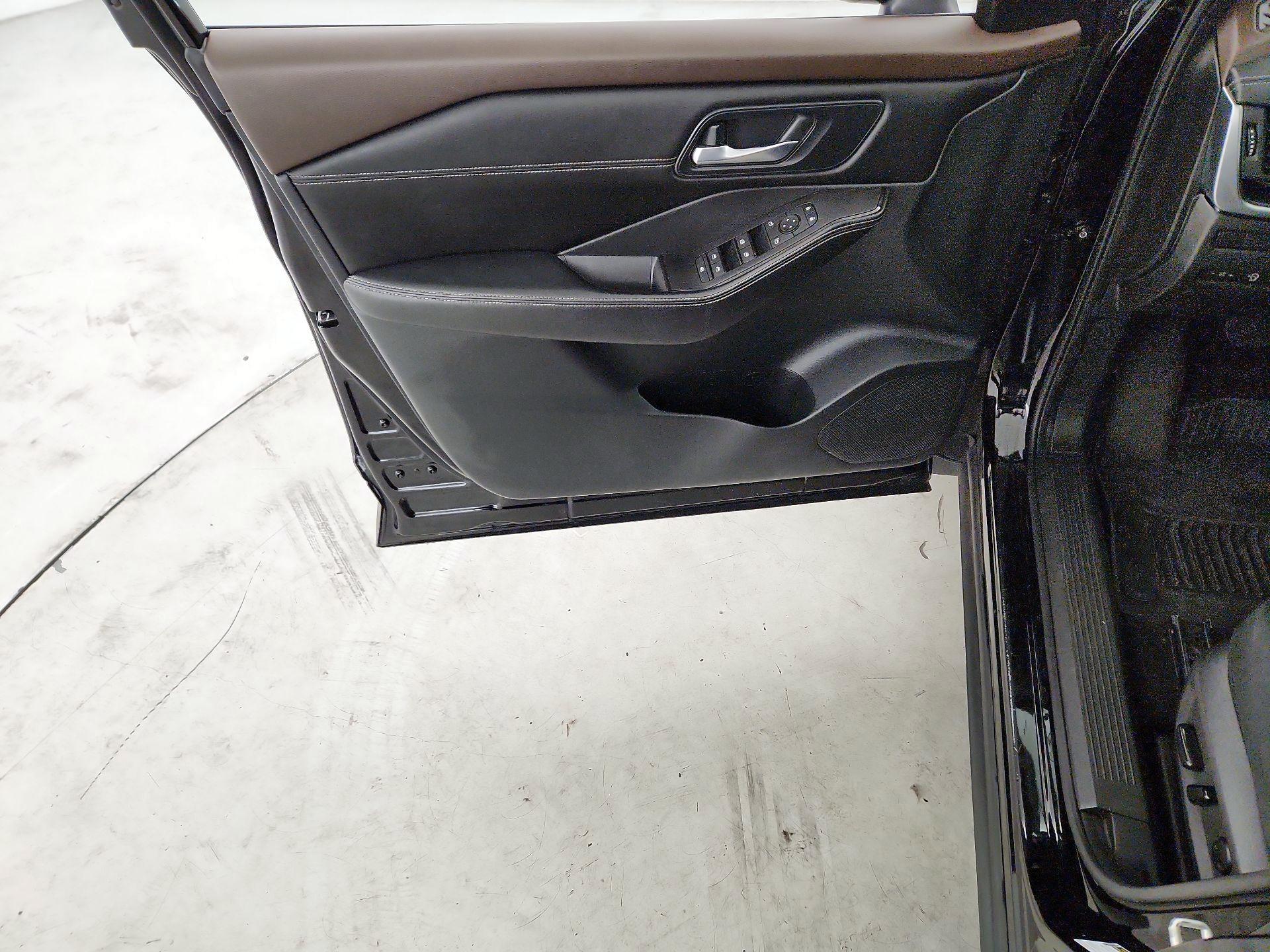 Thumbnail: 2023 Nissan Rogue - 12