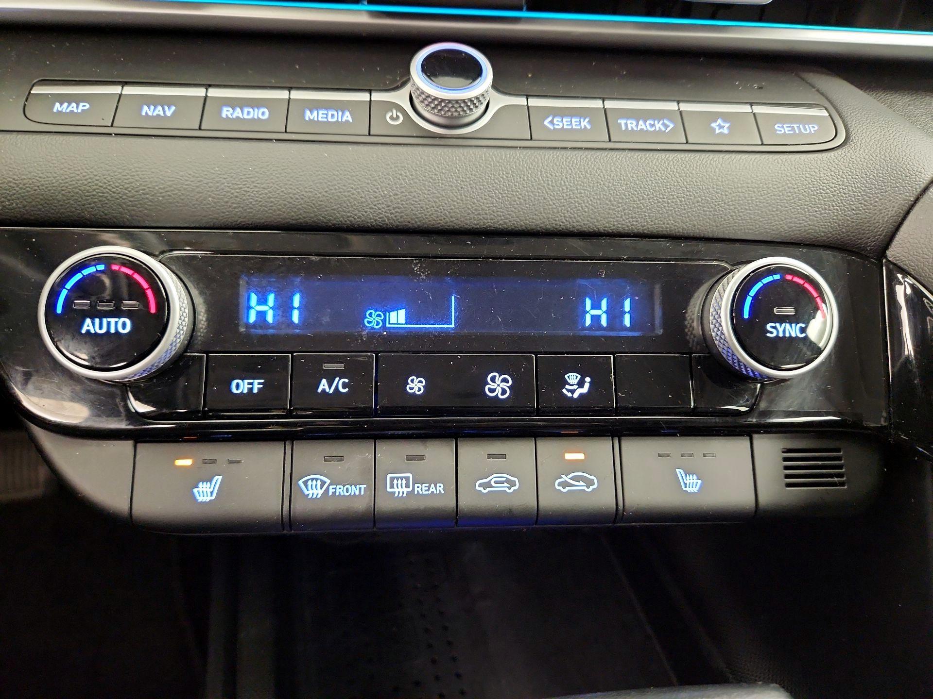 Thumbnail: 2023 Hyundai Elantra - 17