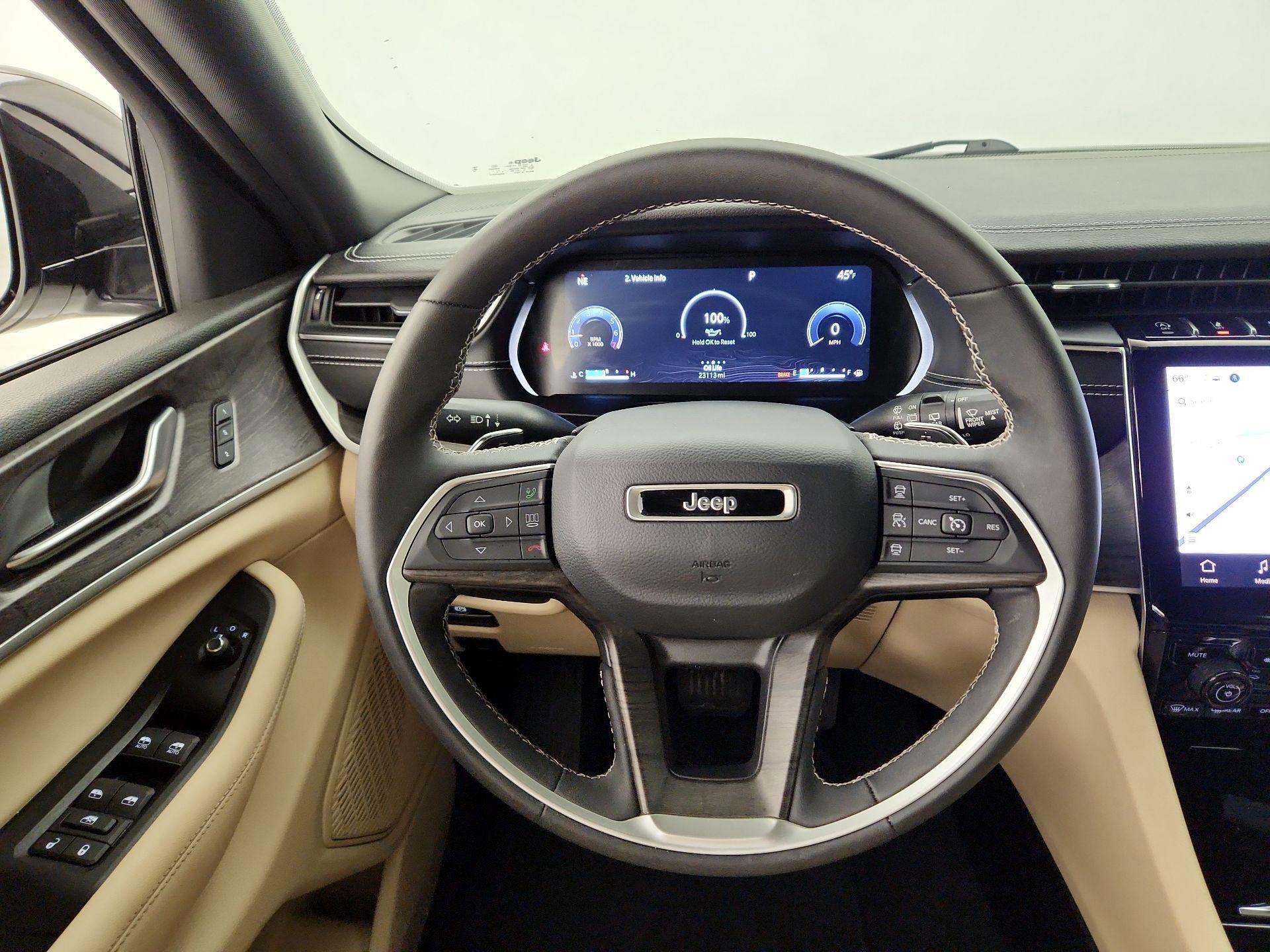 Thumbnail: 2023 Jeep Grand Cherokee - 10