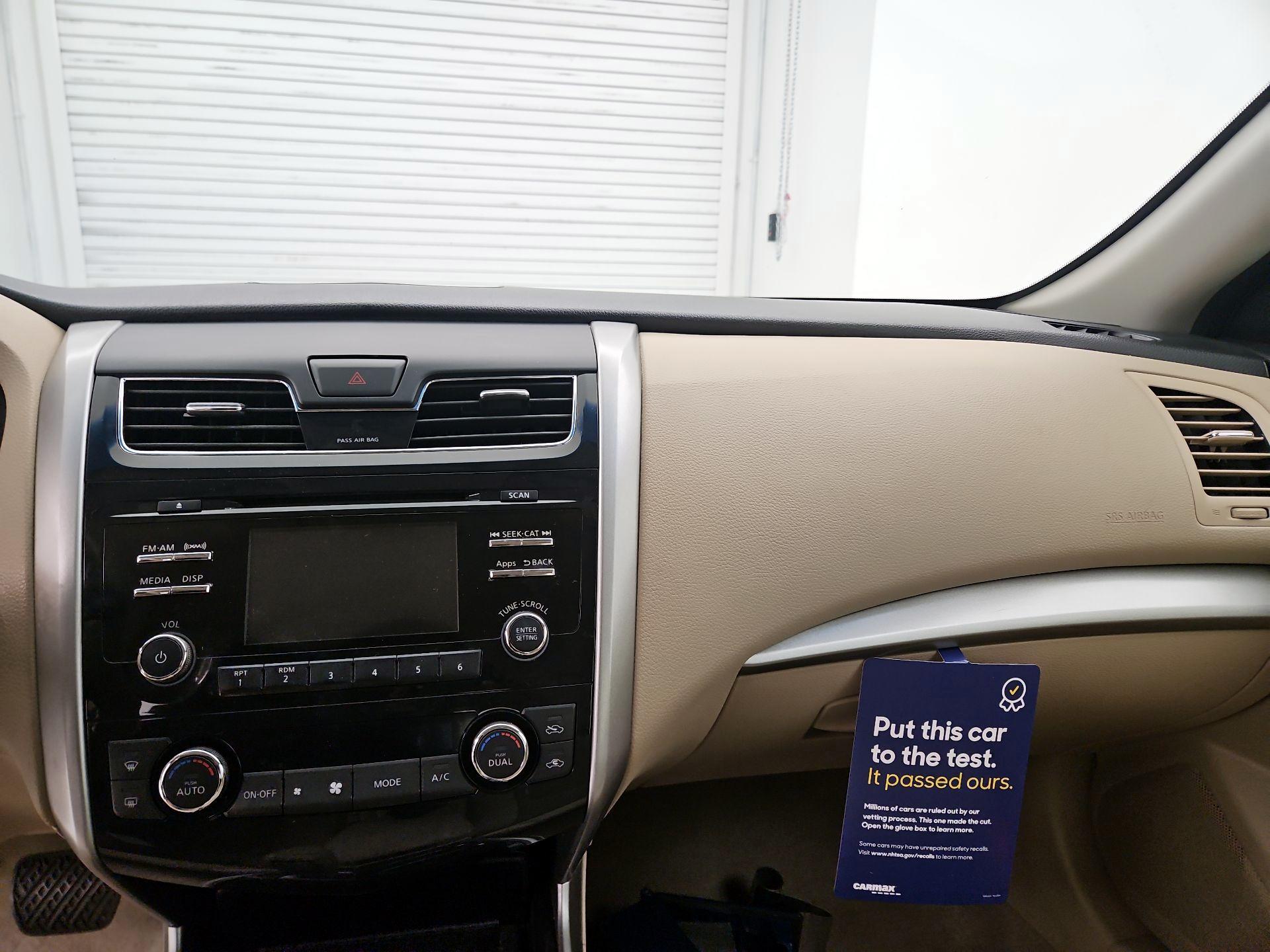 Thumbnail: 2014 Nissan Altima - 9