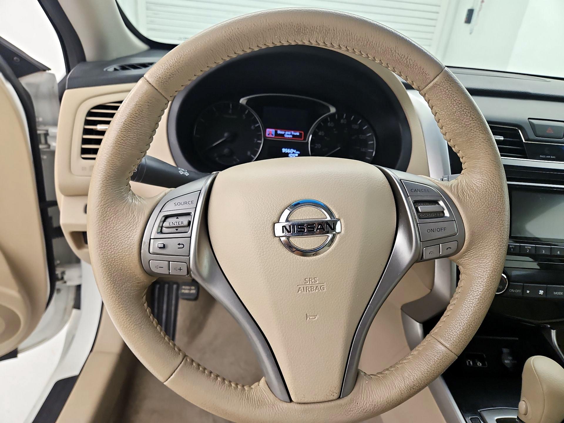 Thumbnail: 2014 Nissan Altima - 10