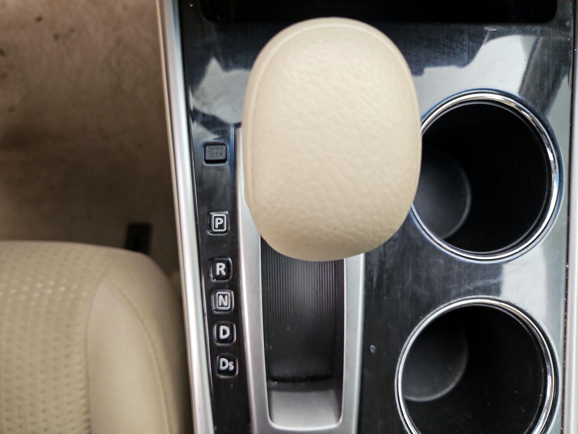 Thumbnail: 2014 Nissan Altima - 17