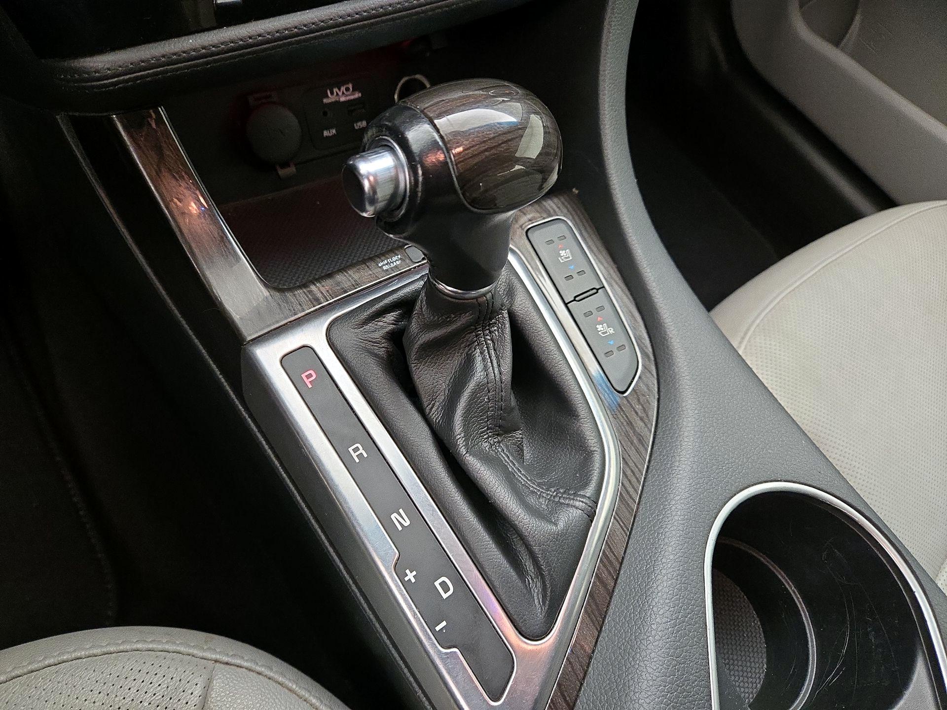 Thumbnail: 2015 Kia Optima - 17