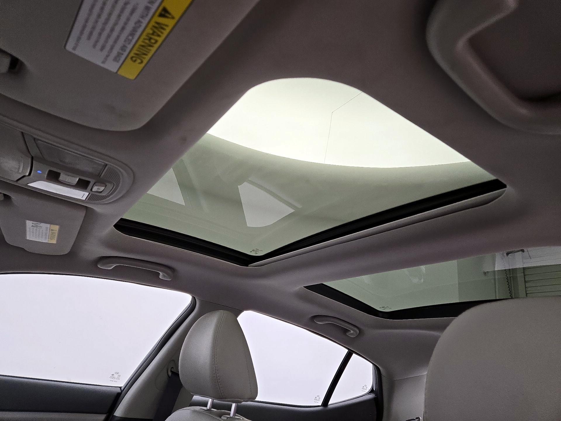 Thumbnail: 2015 Kia Optima - 19