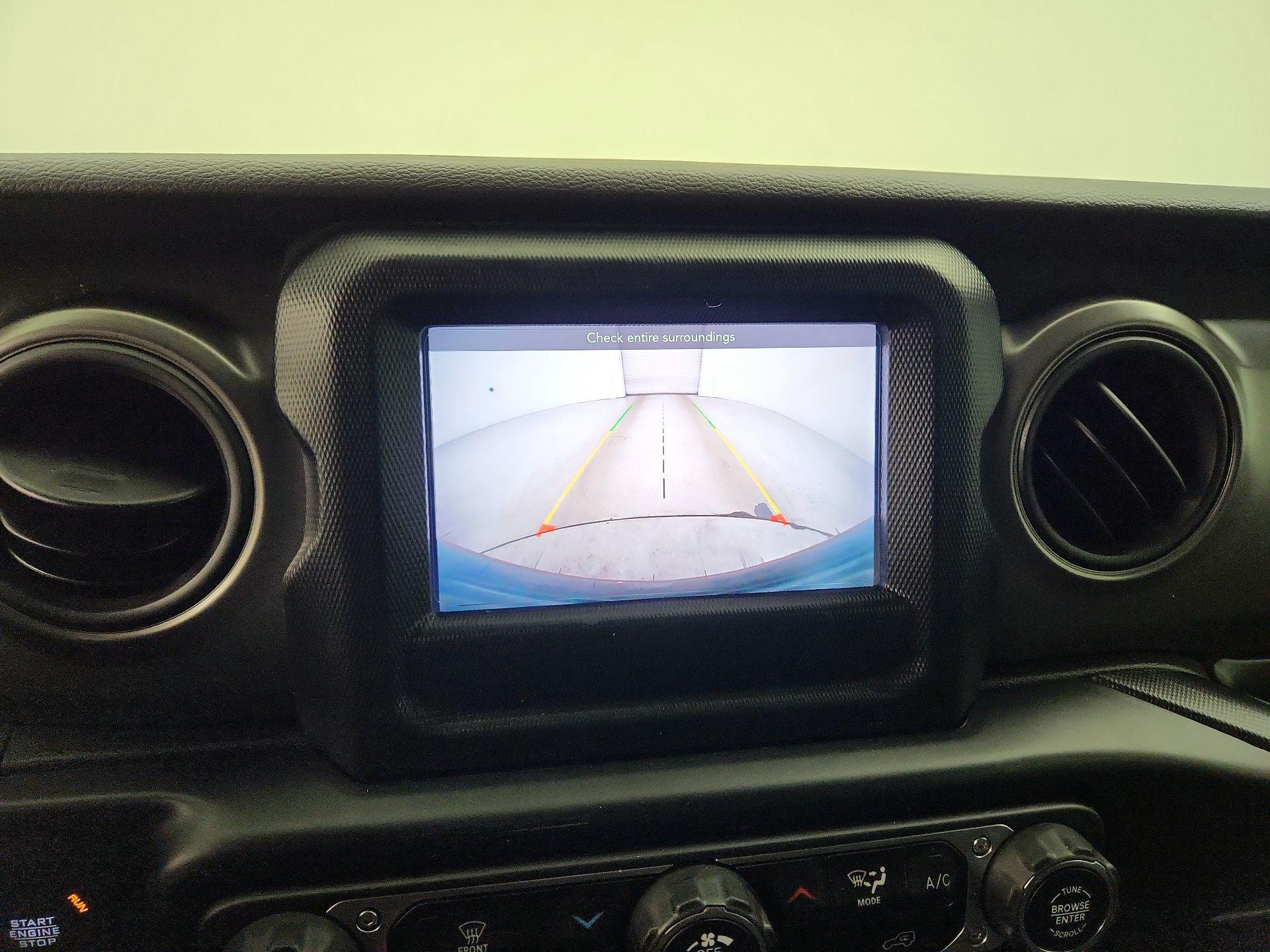 Thumbnail: 2022 Jeep Wrangler - 14