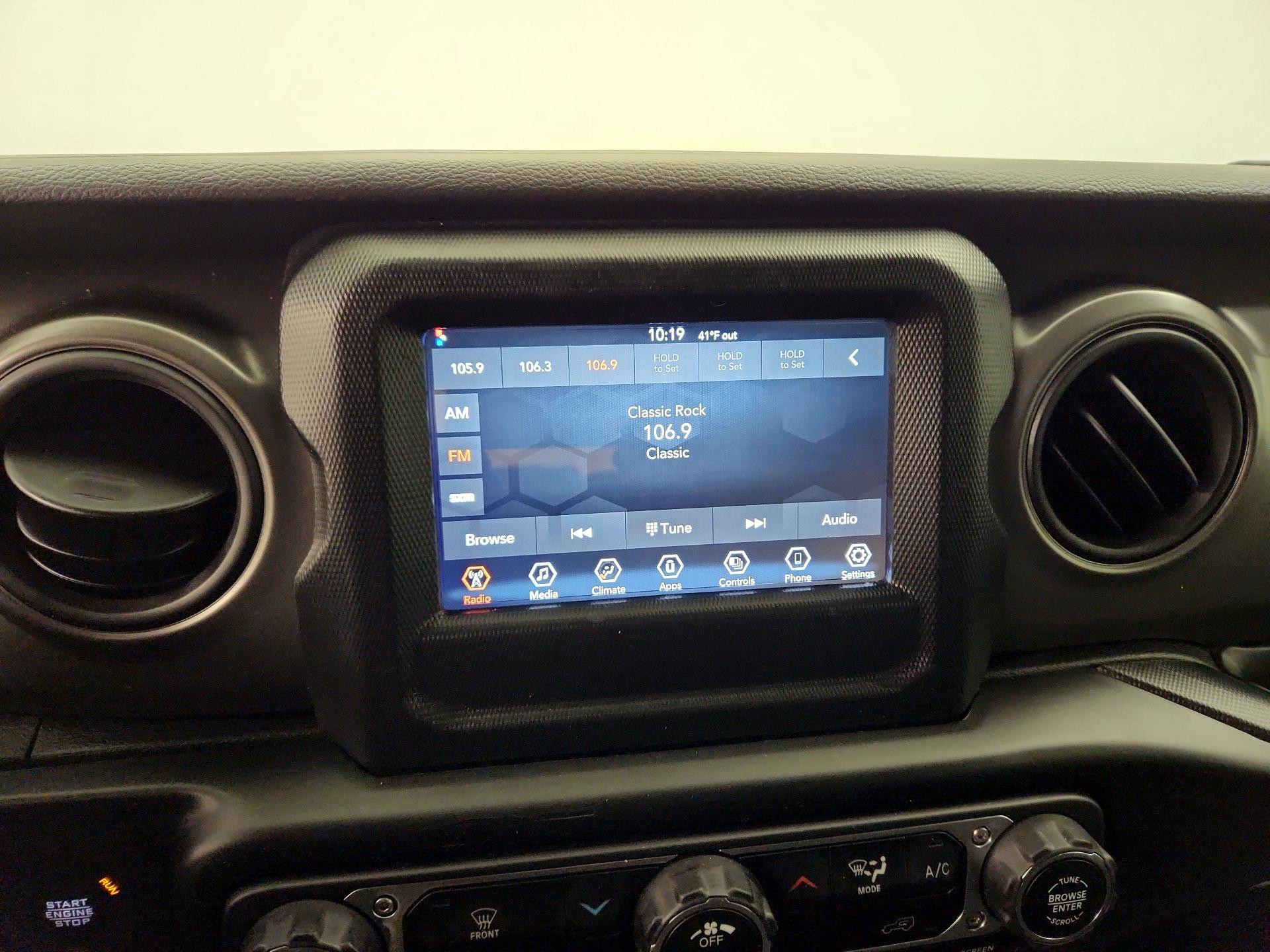 Thumbnail: 2022 Jeep Wrangler - 15