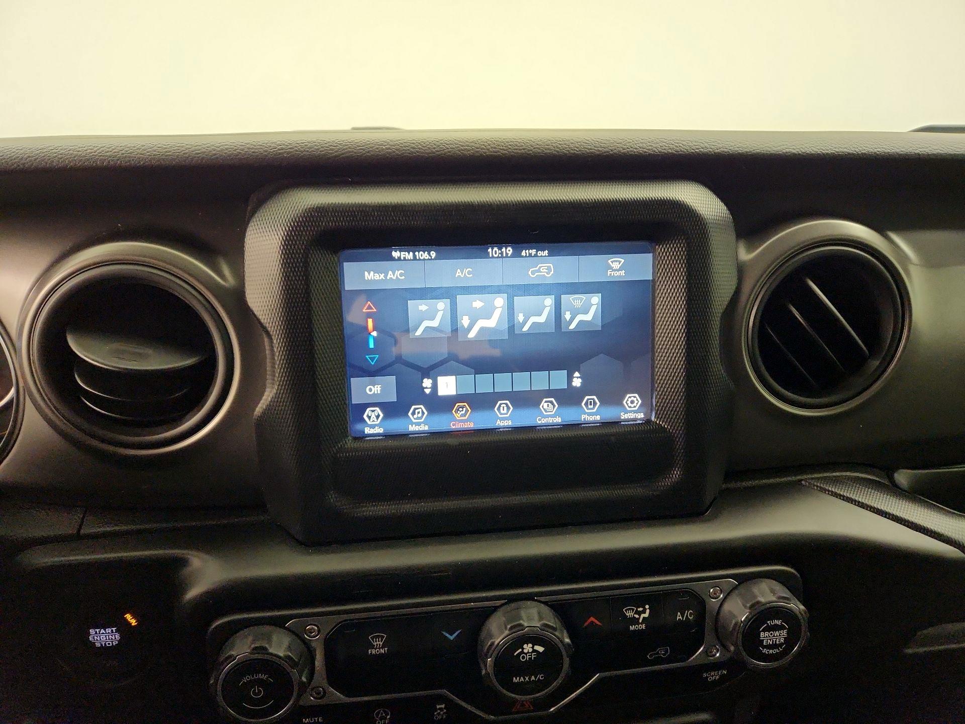 Thumbnail: 2022 Jeep Wrangler - 16