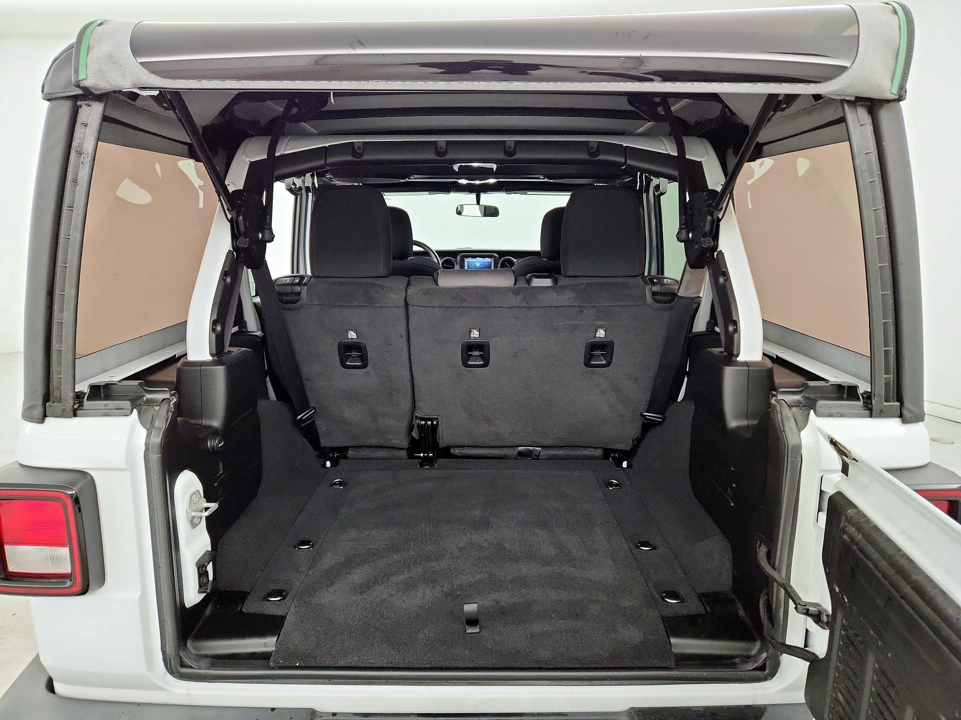 Thumbnail: 2022 Jeep Wrangler - 20