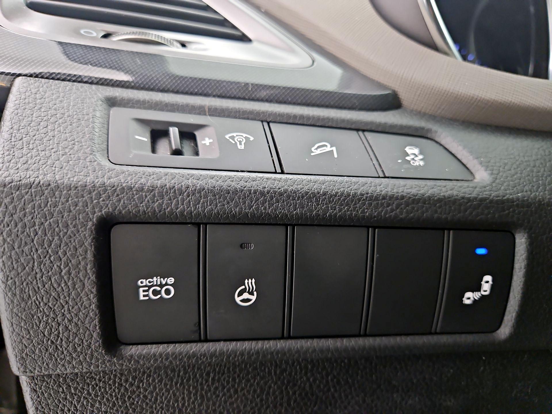 Thumbnail: 2016 Hyundai Santa Fe - 13