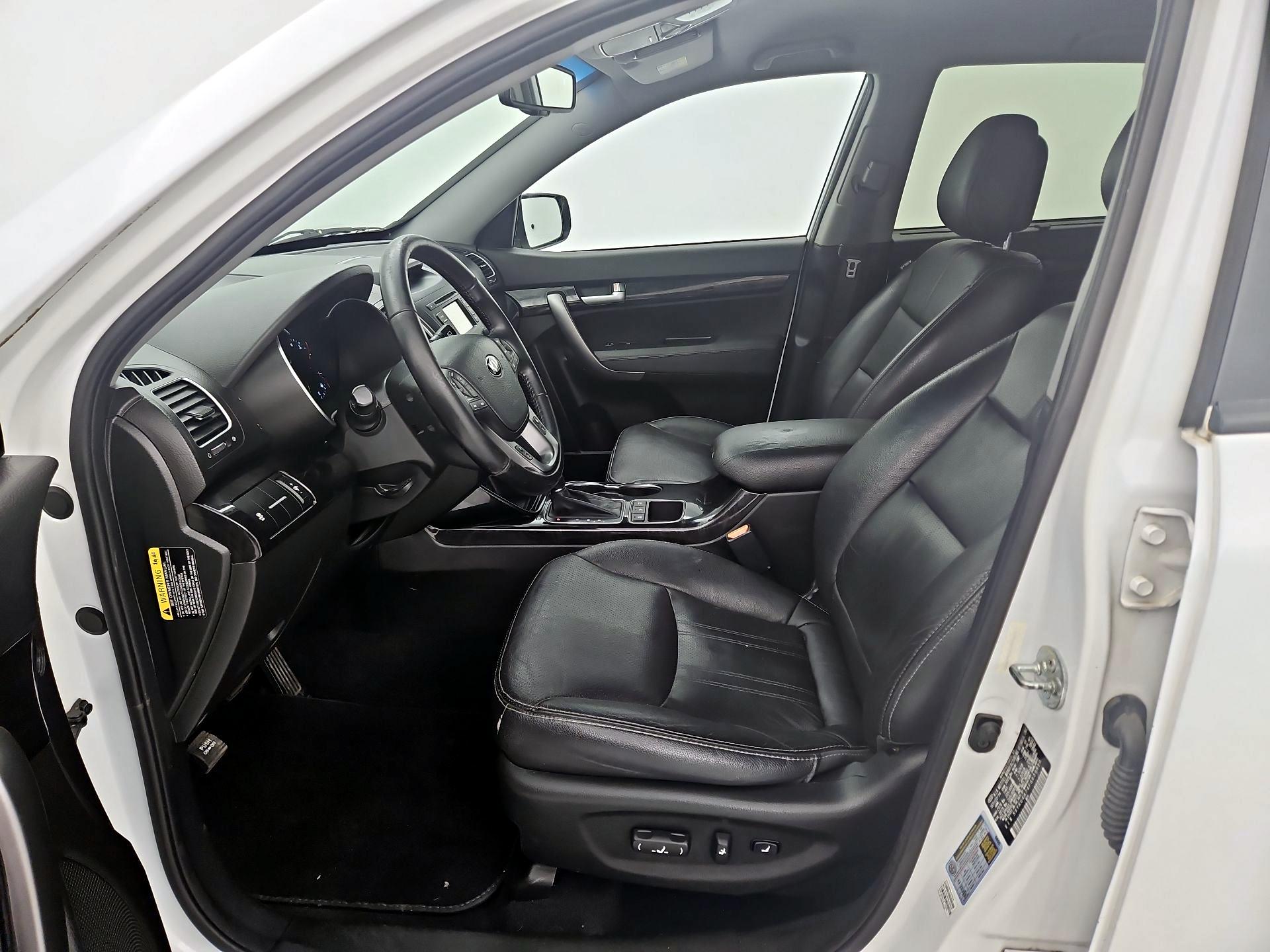 Thumbnail: 2015 Kia Sorento - 11