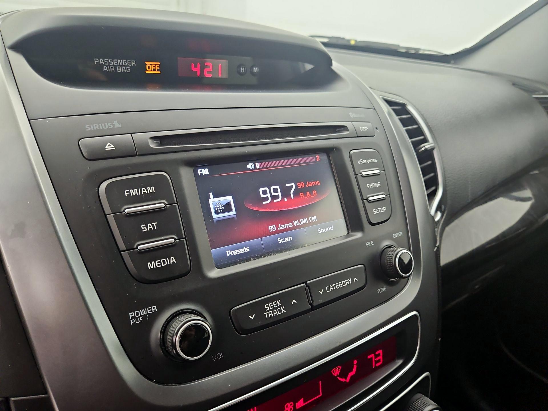 Thumbnail: 2015 Kia Sorento - 15