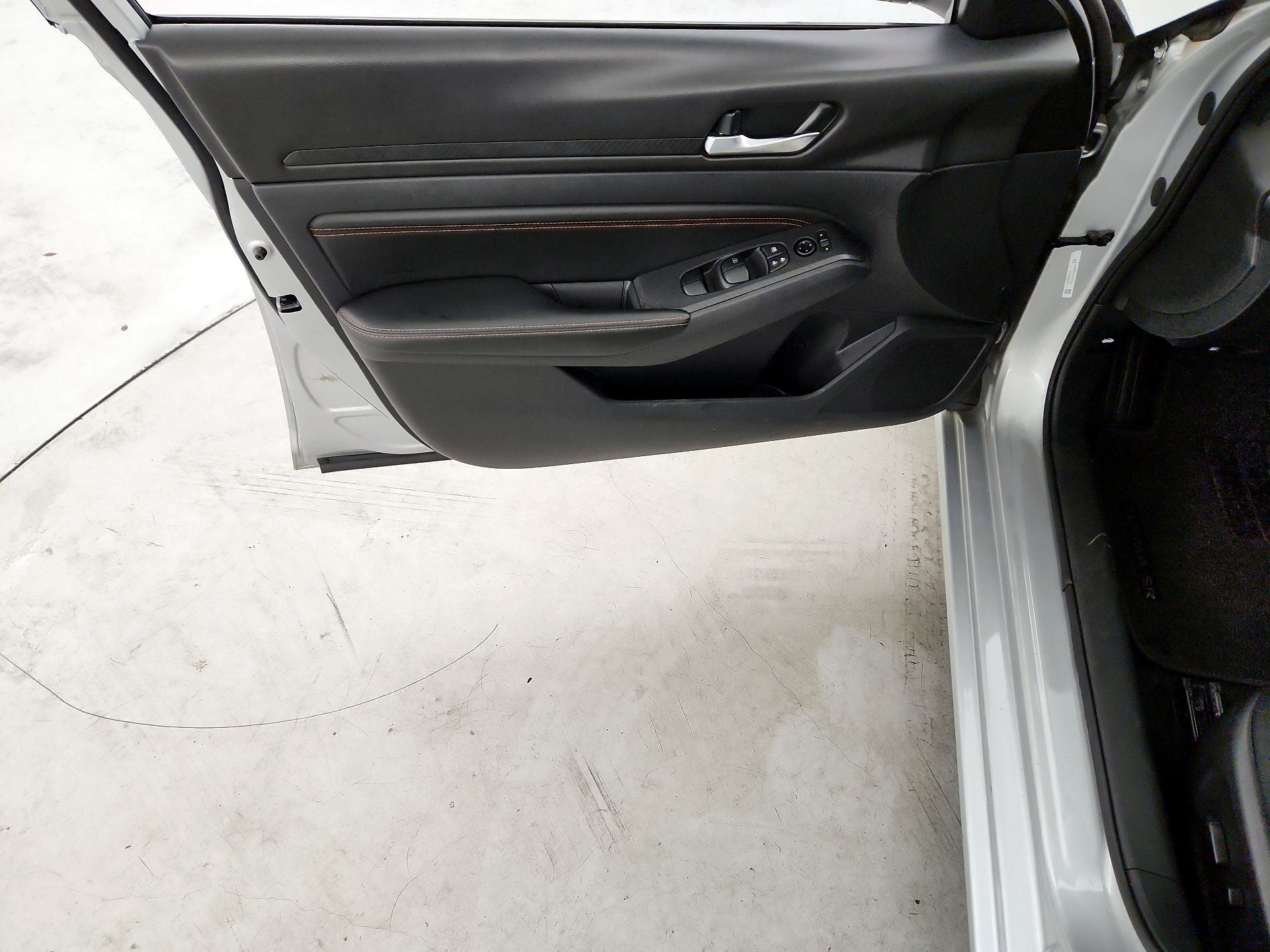 Thumbnail: 2021 Nissan Altima - 12