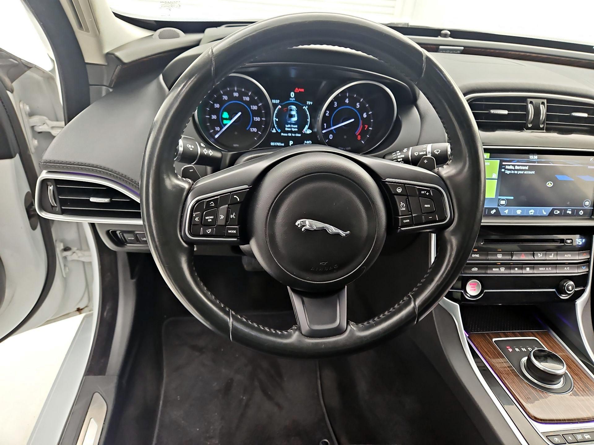 Thumbnail: 2017 Jaguar XE - 10