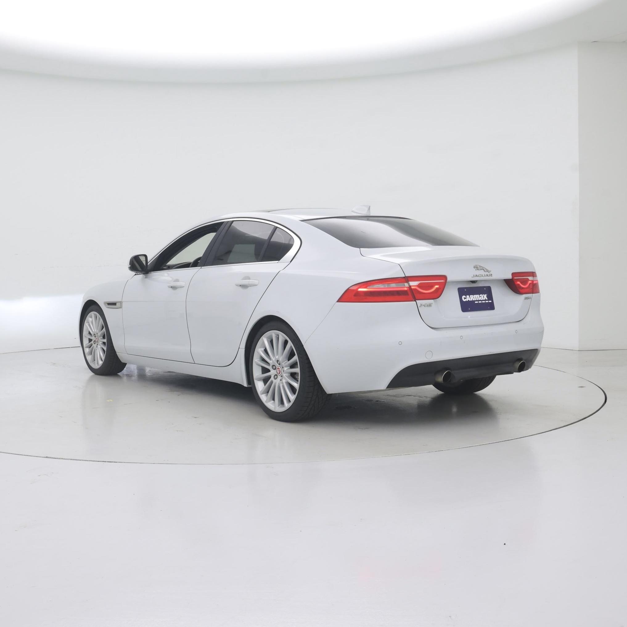 Thumbnail: 2017 Jaguar XE - 2