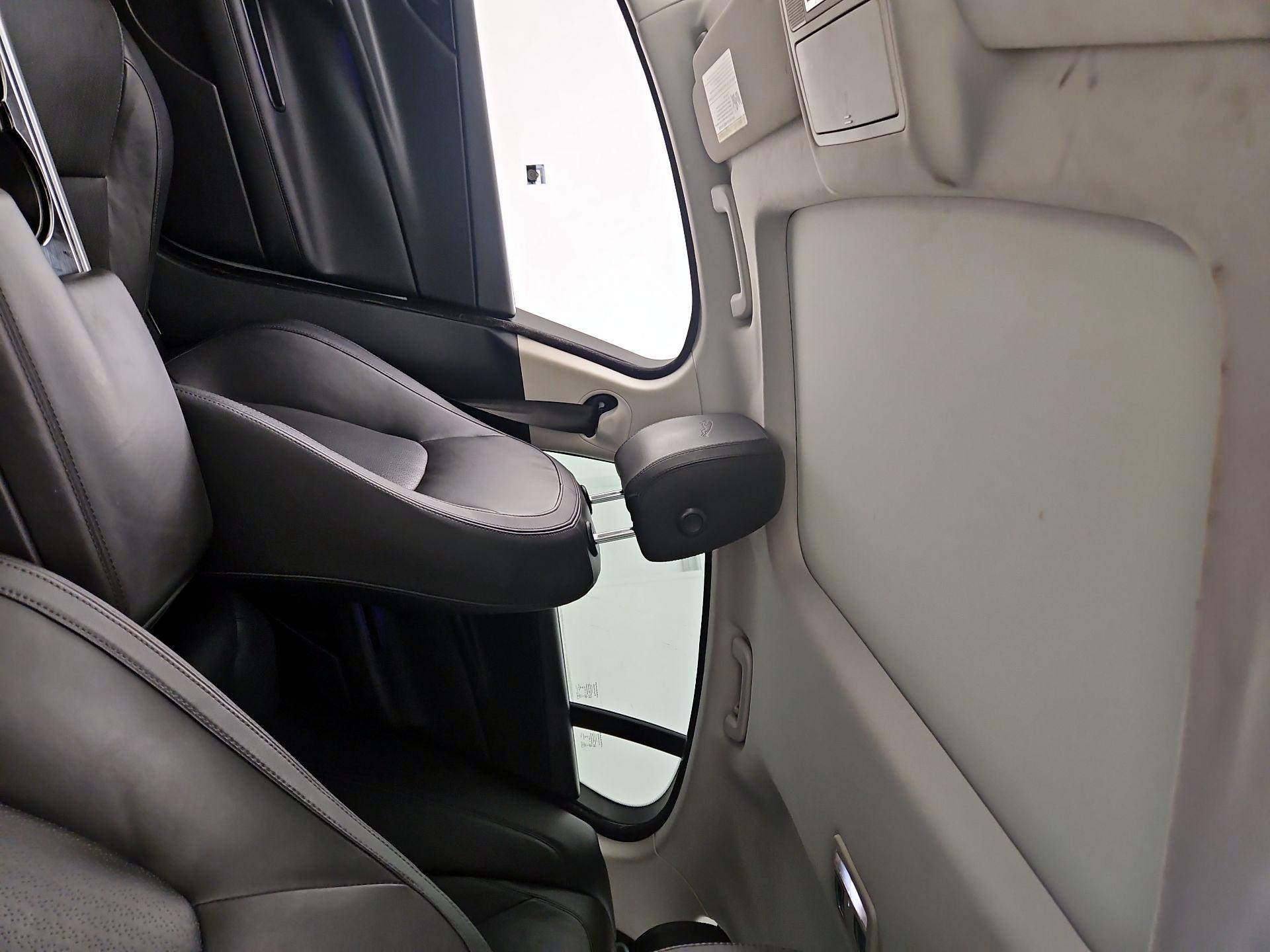 Thumbnail: 2017 Jaguar XE - 19