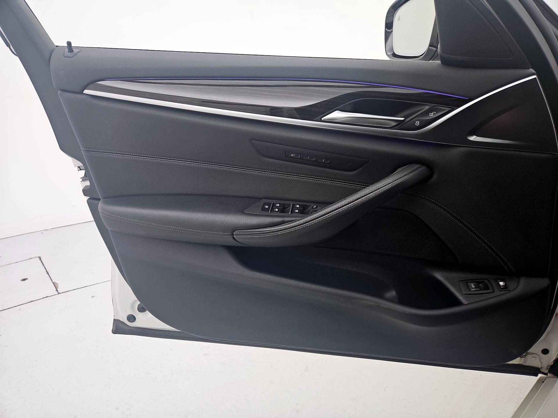 Thumbnail: 2018 BMW 5 Series - 12