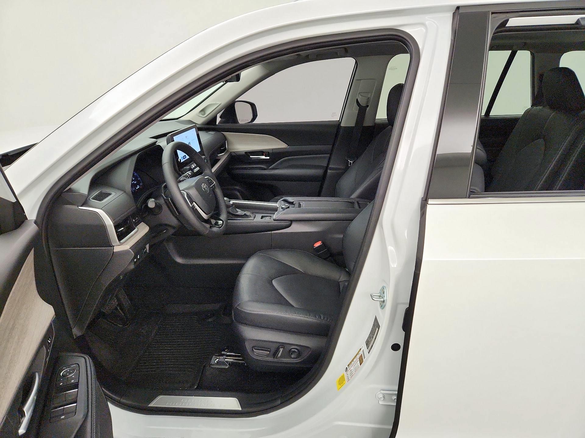 Thumbnail: 2024 Toyota Grand Highlander - 11