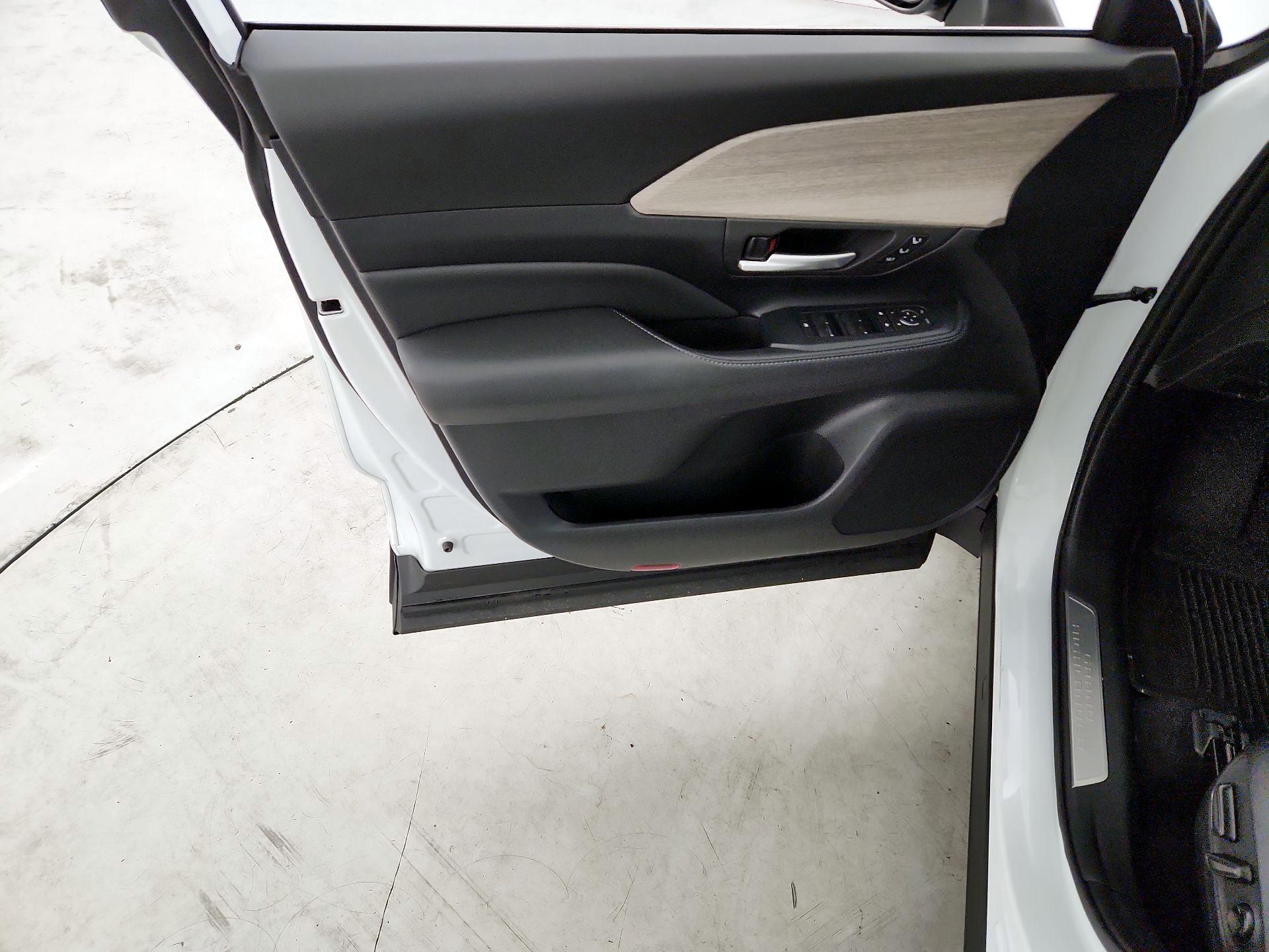 Thumbnail: 2024 Toyota Grand Highlander - 12