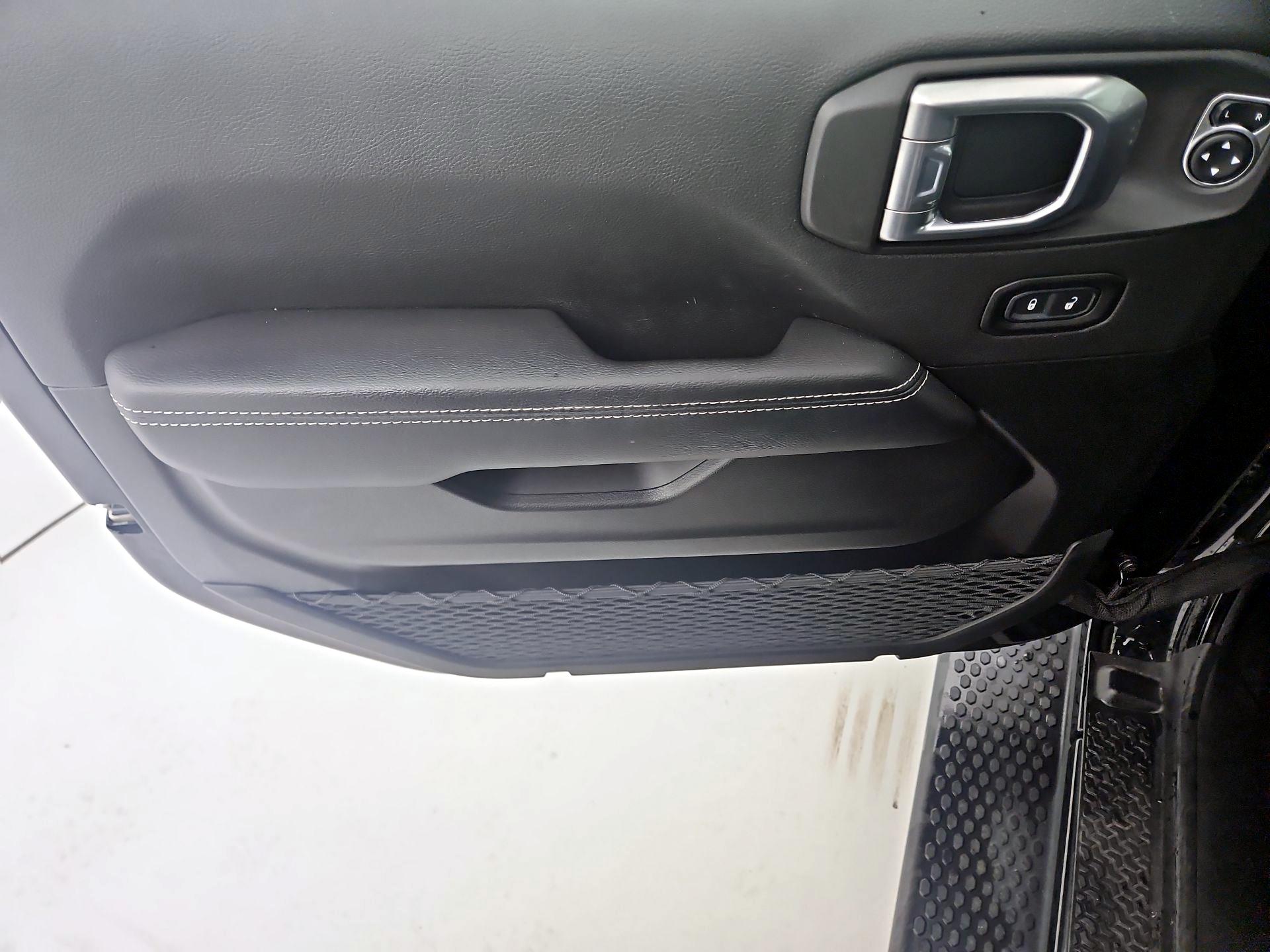 Thumbnail: 2021 Jeep Wrangler - 12