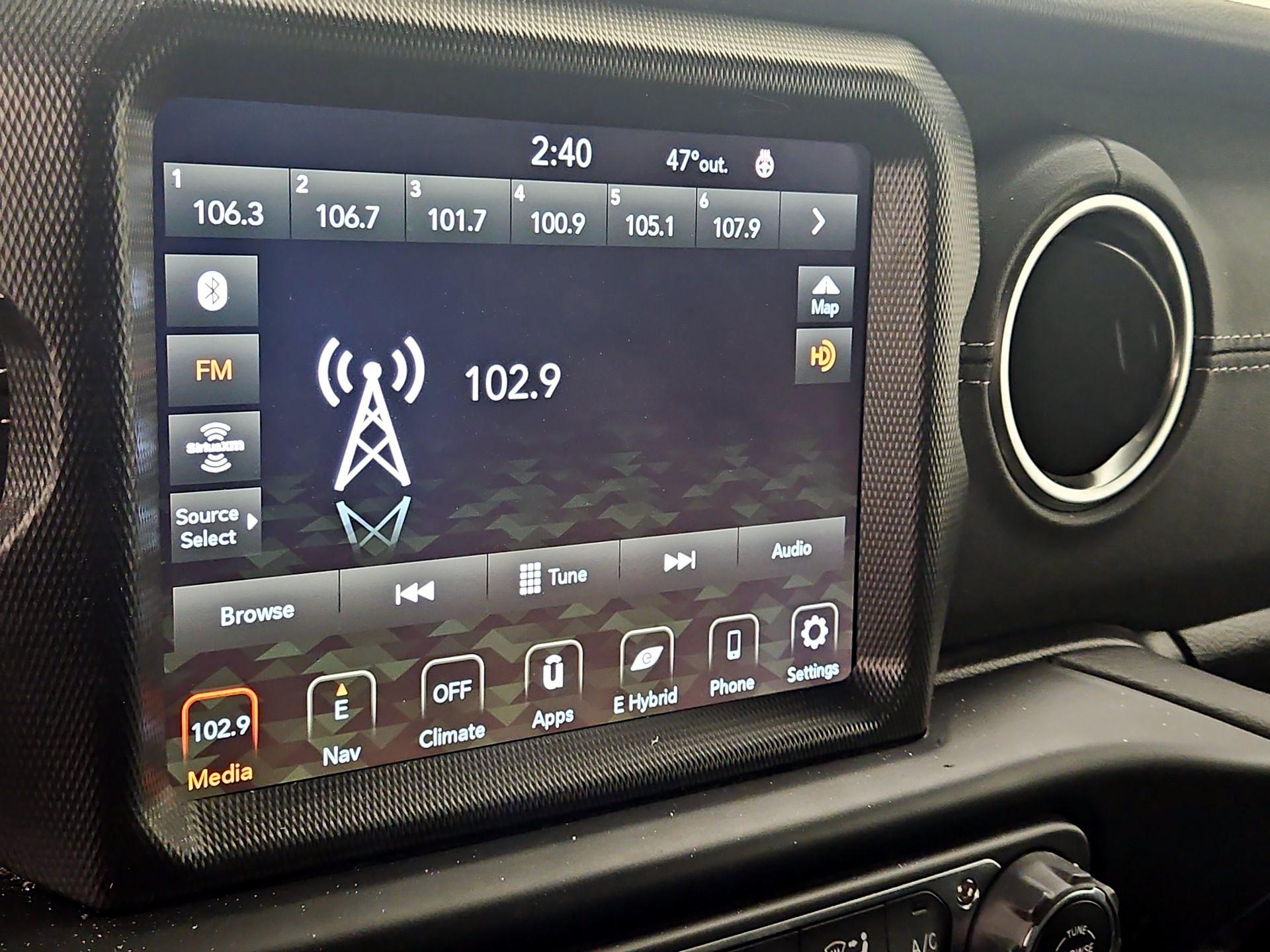 Thumbnail: 2021 Jeep Wrangler - 16